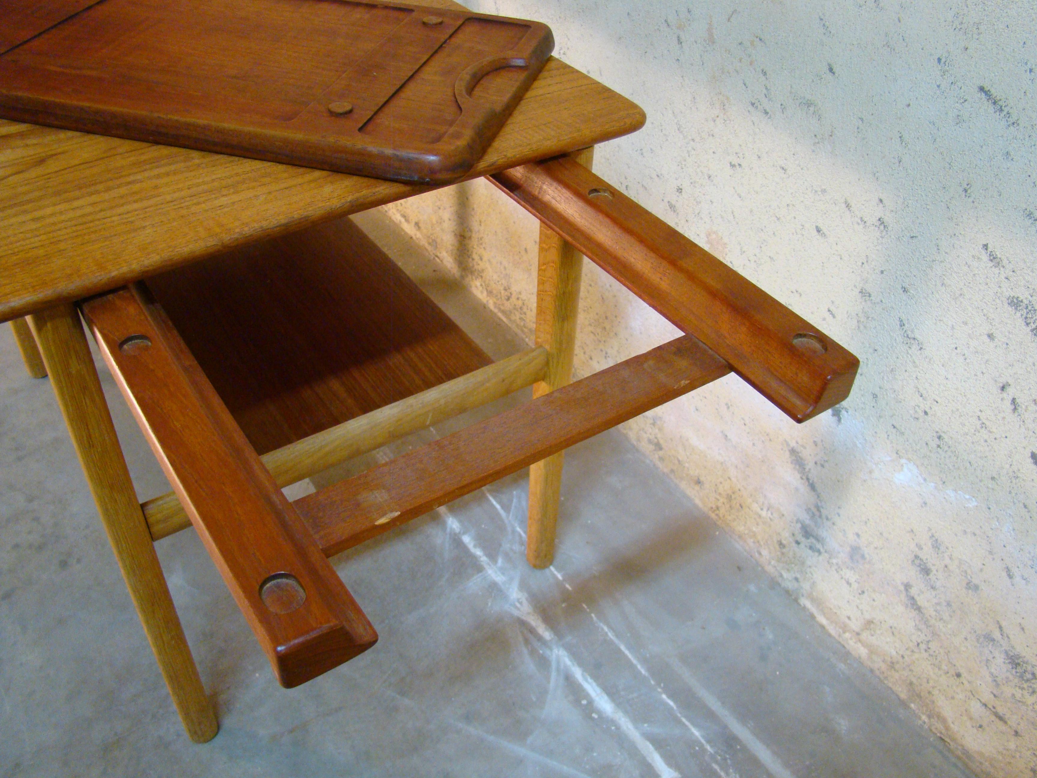 Hans Wegner Occasional or End Tray Table in Oak and Teak, 1950s, Denmark In Good Condition In Denver, CO