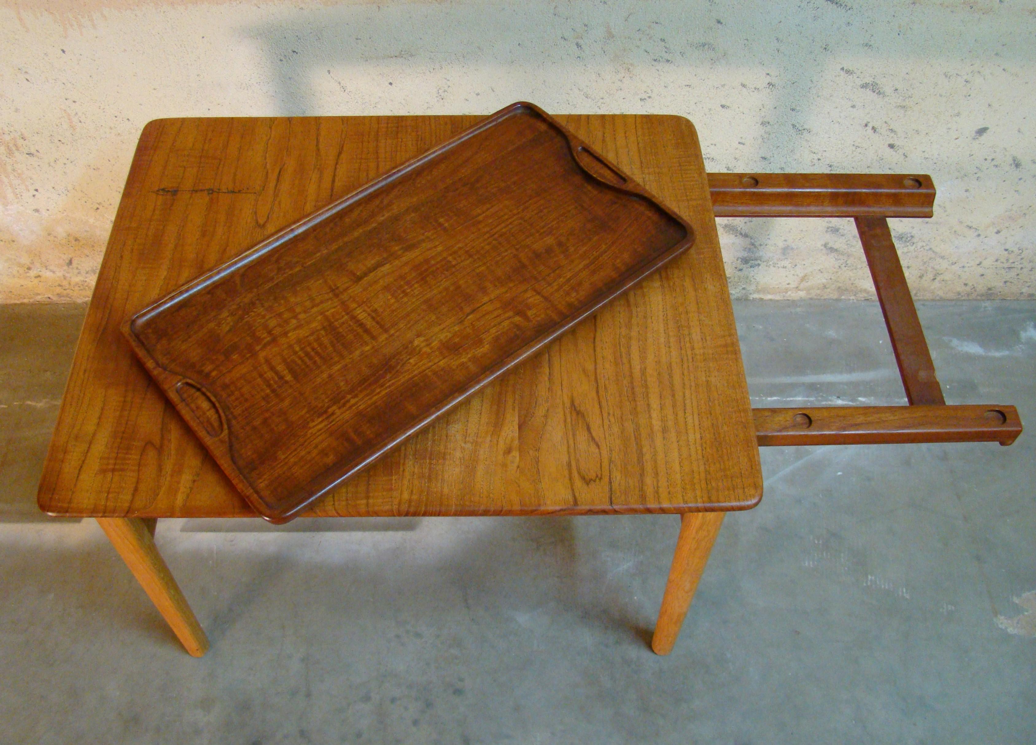 Mid-20th Century Hans Wegner Occasional or End Tray Table in Oak and Teak, 1950s, Denmark