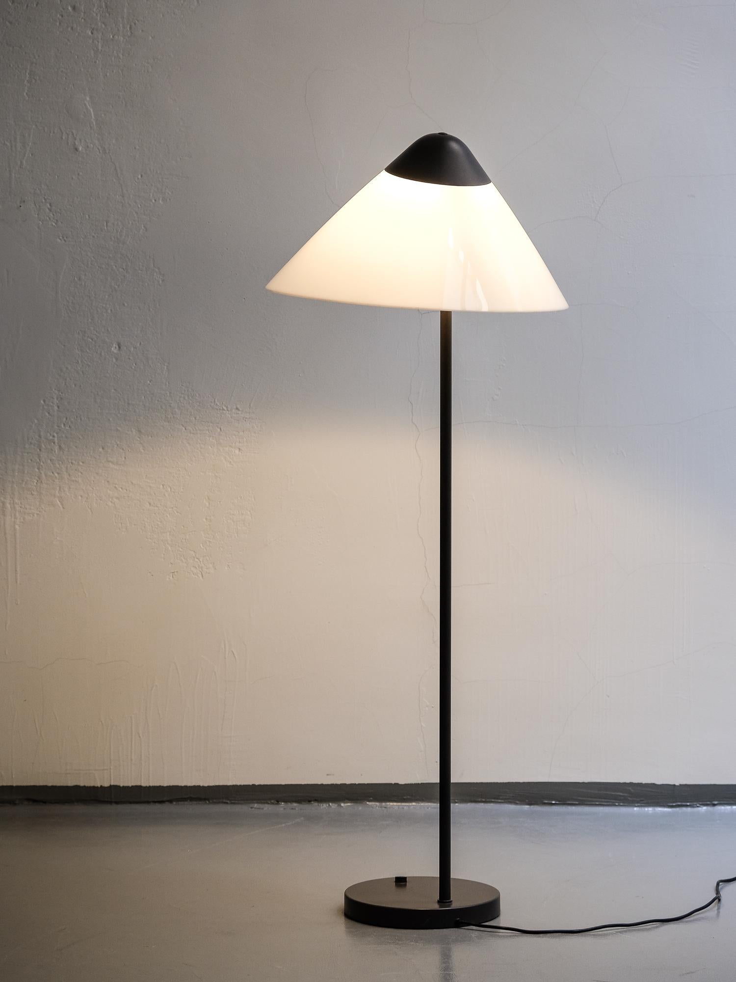 Hans Wegner 'Opala' Floor Lamp, Louis Poulsen, 1970s 1