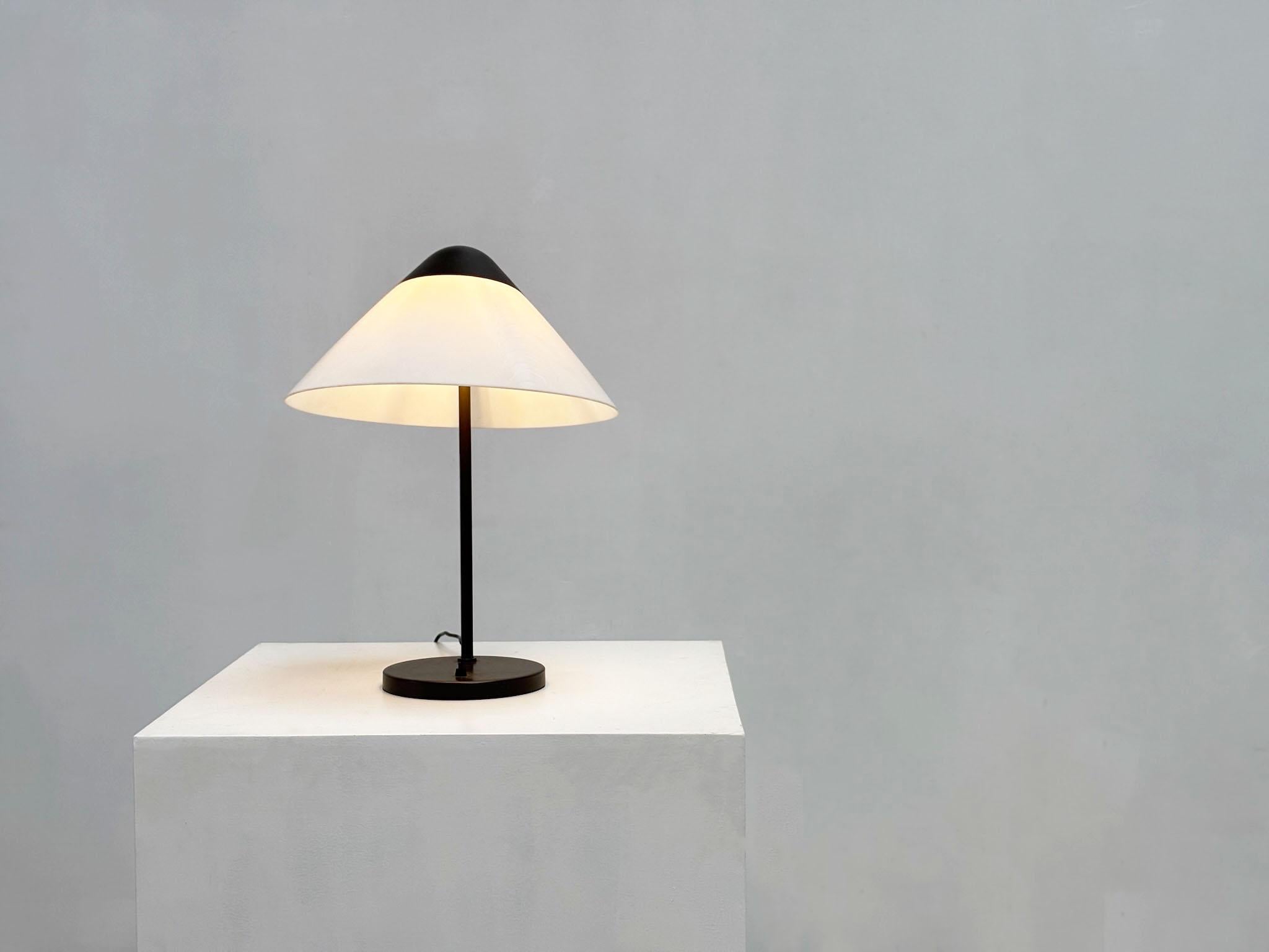 Hans Wegner Opala Tischleuchte für Louis Poulsen im Angebot 5