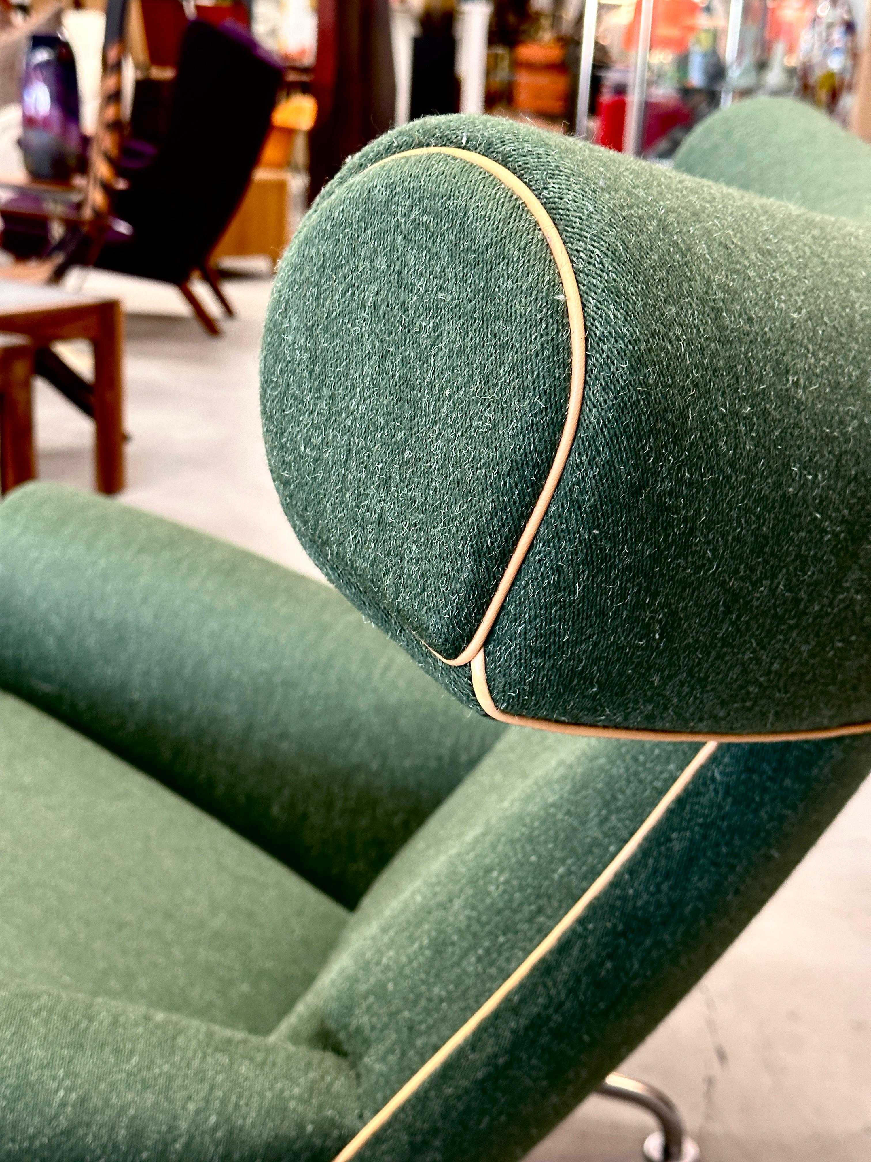 Hans Wegner Ox-Stuhl AP-46 und Ottomane im Angebot 7
