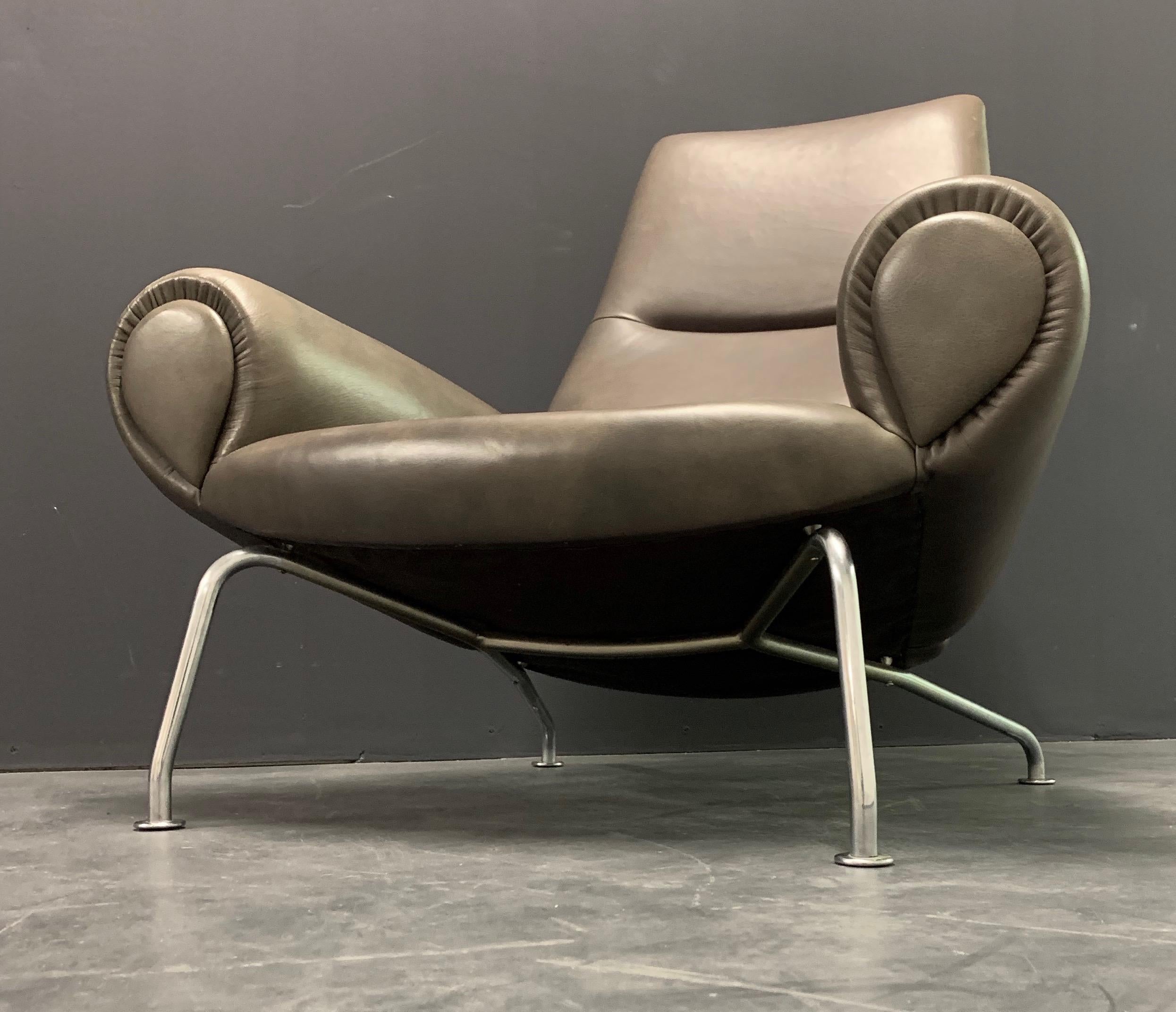 The rarer queen version of this iconic lounge chair.