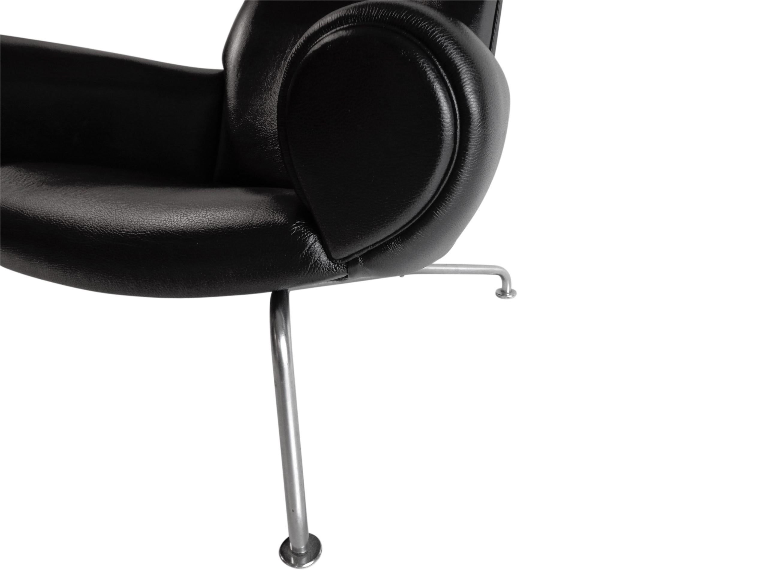 Hans Wegner Ox Lounge Chair AP 46 and Ottoman AP 49 by AP Stolen, Denmark 1960s For Sale 3