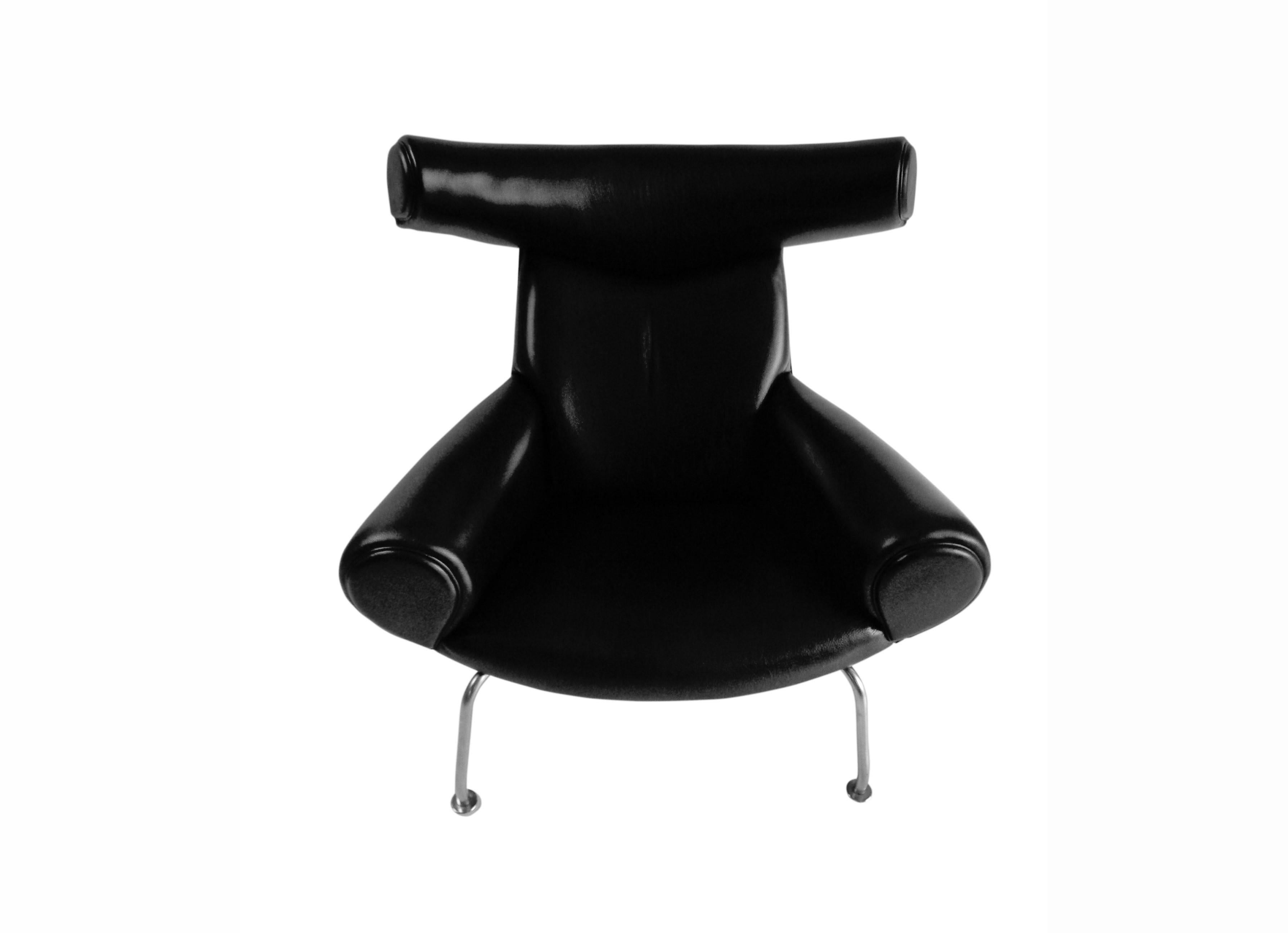 Hans Wegner Ox Lounge Chair AP 46 and Ottoman AP 49 by AP Stolen, Denmark 1960s For Sale 1