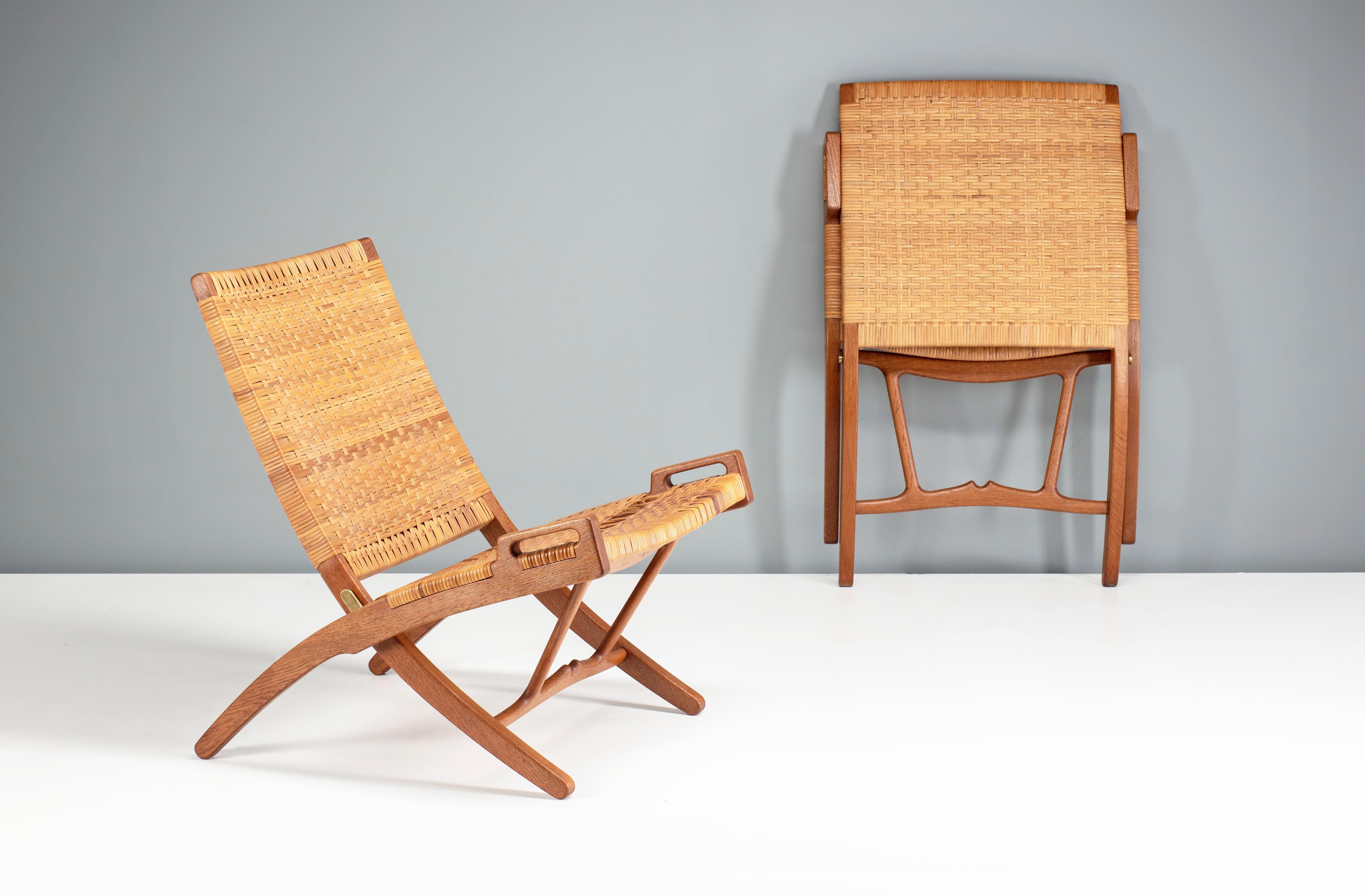 Scandinavian Modern Hans Wegner Pair of JH-512 Oak Folding Chairs, 1949 For Sale