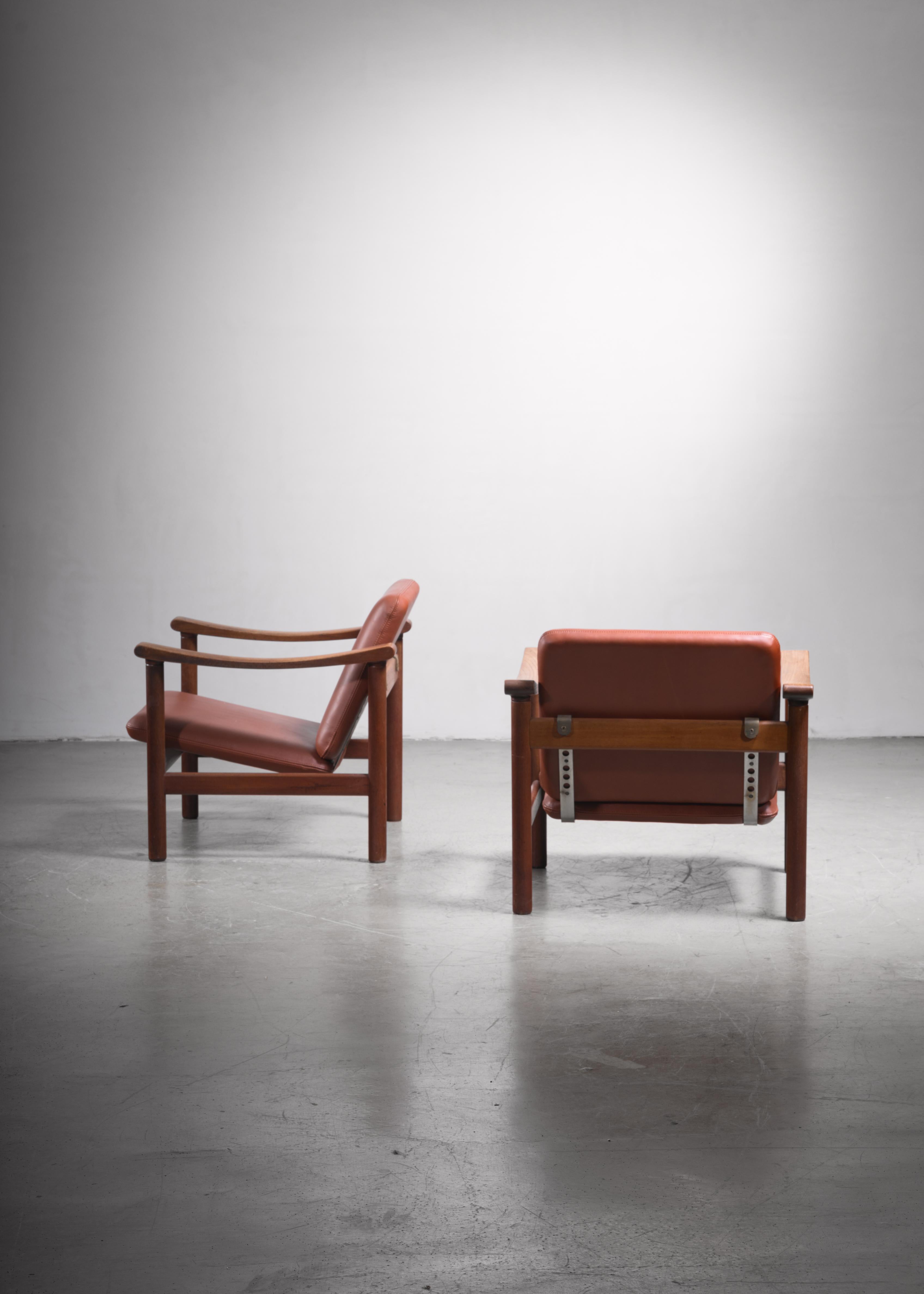 Scandinavian Modern Hans Wegner Pair of Lounge Chairs for Getama, Denmark, 1950s For Sale