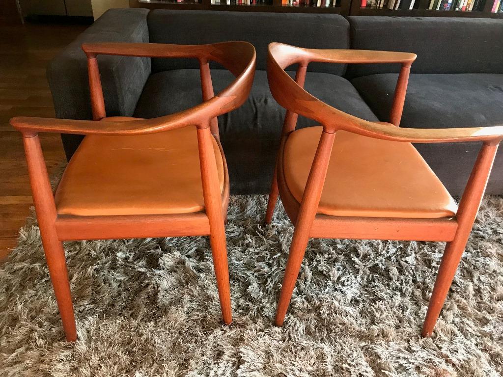 Hans Wegner Pair of Iconic Signed Stamped Midcentury Original Round Chairs 2