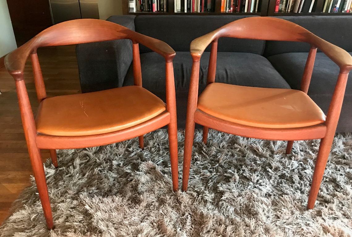 Hans Wegner Pair of Iconic Signed Stamped Midcentury Original Round Chairs 6