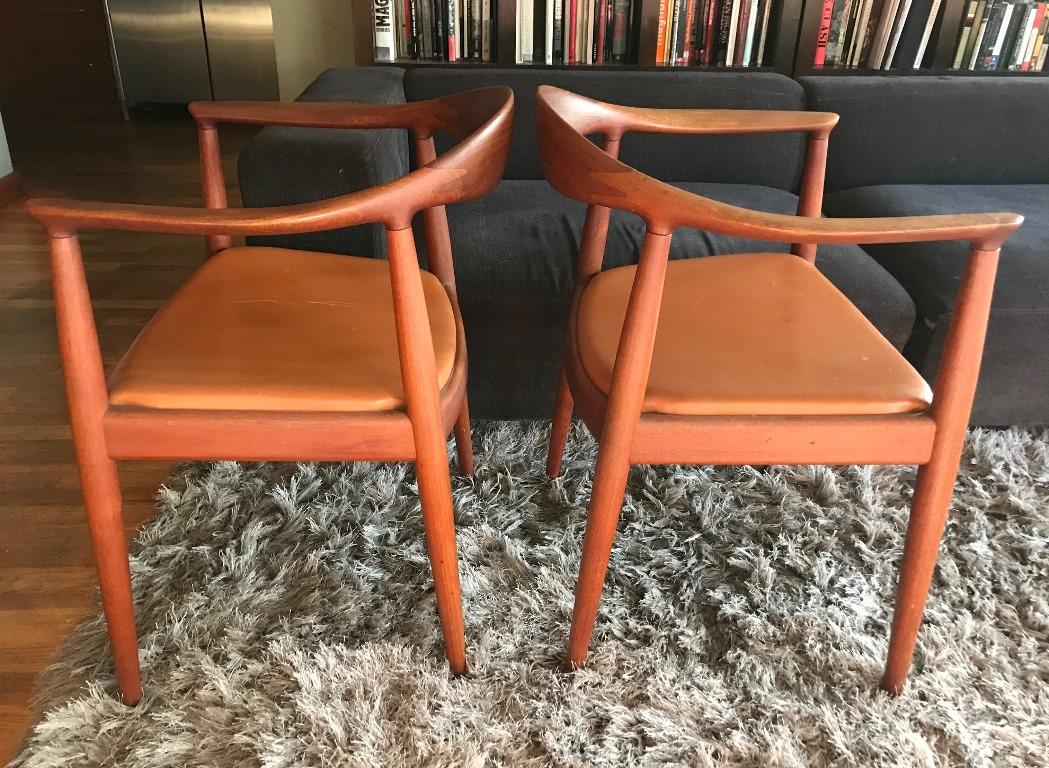 Mid-Century Modern Hans Wegner Pair of Iconic Signed Stamped Midcentury Original Round Chairs