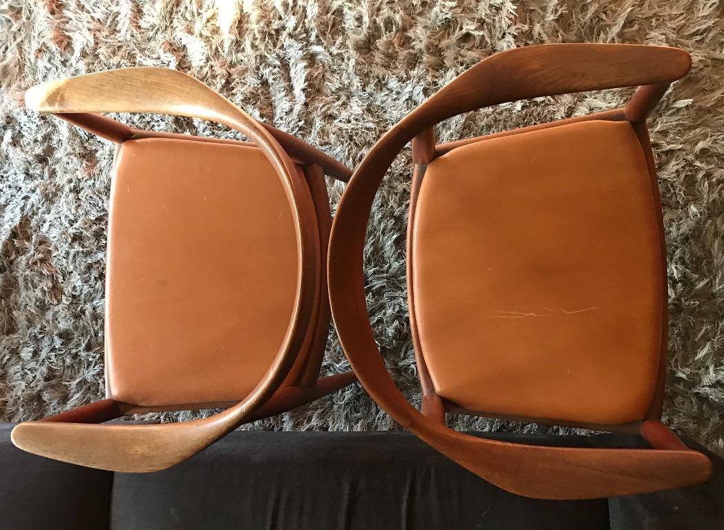 Leather Hans Wegner Pair of Iconic Signed Stamped Midcentury Original Round Chairs