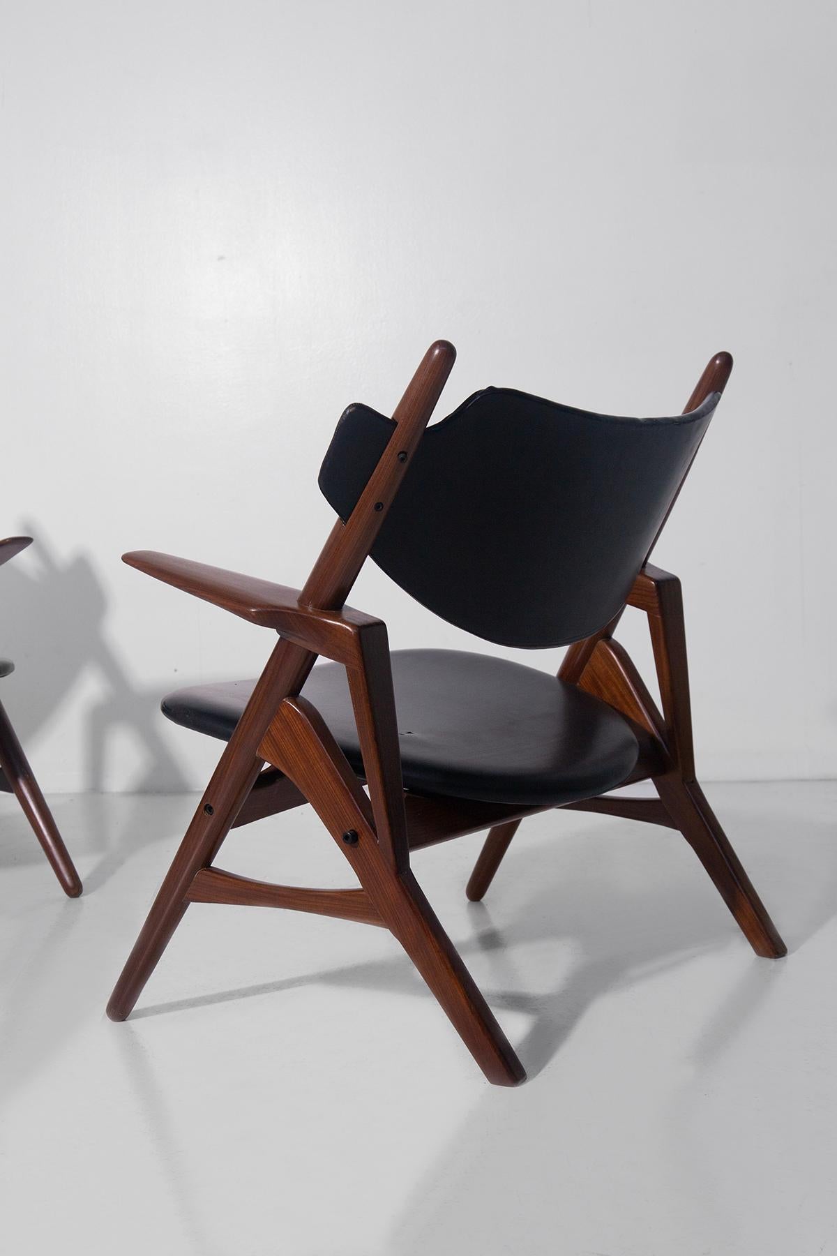Hans Wegner pair of rare armchairs for DE PADOVA in black skay in vendita 1