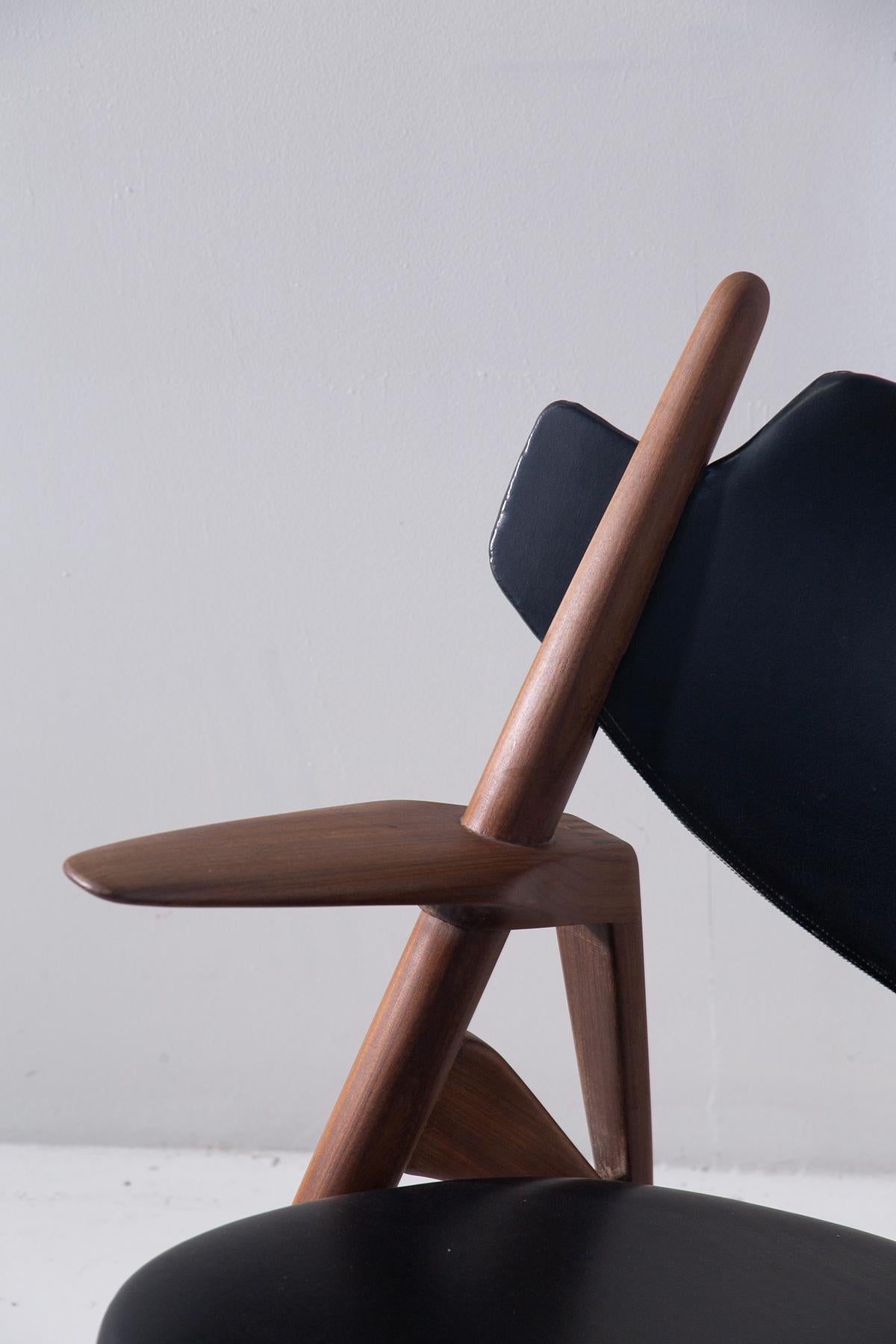 Hans Wegner pair of rare armchairs for DE PADOVA in black skay in vendita 2