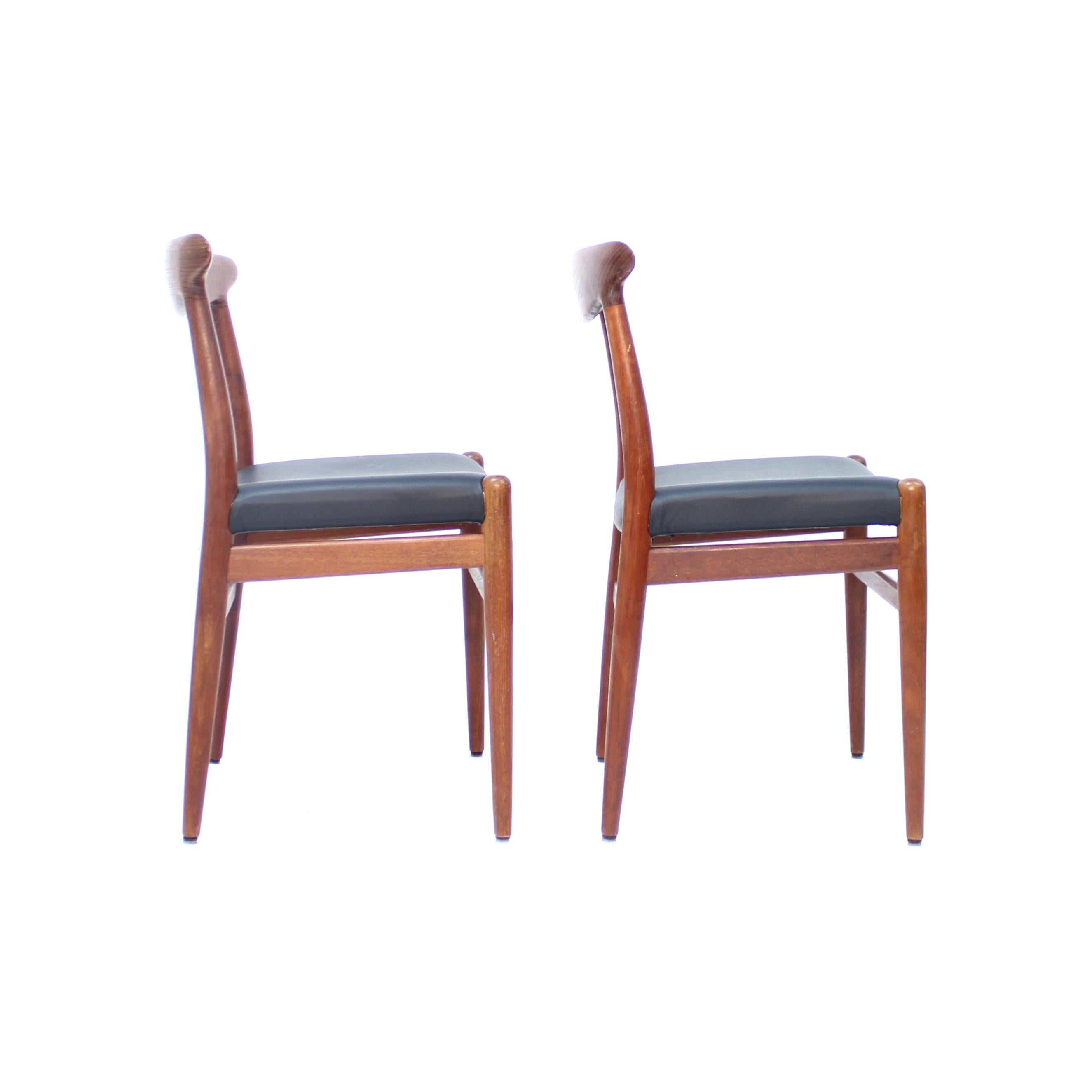 Cuir Paire de chaises de salle à manger Hans Wegner en teck et cuir, modèle W2 pour C.M. Madsen, 1 en vente