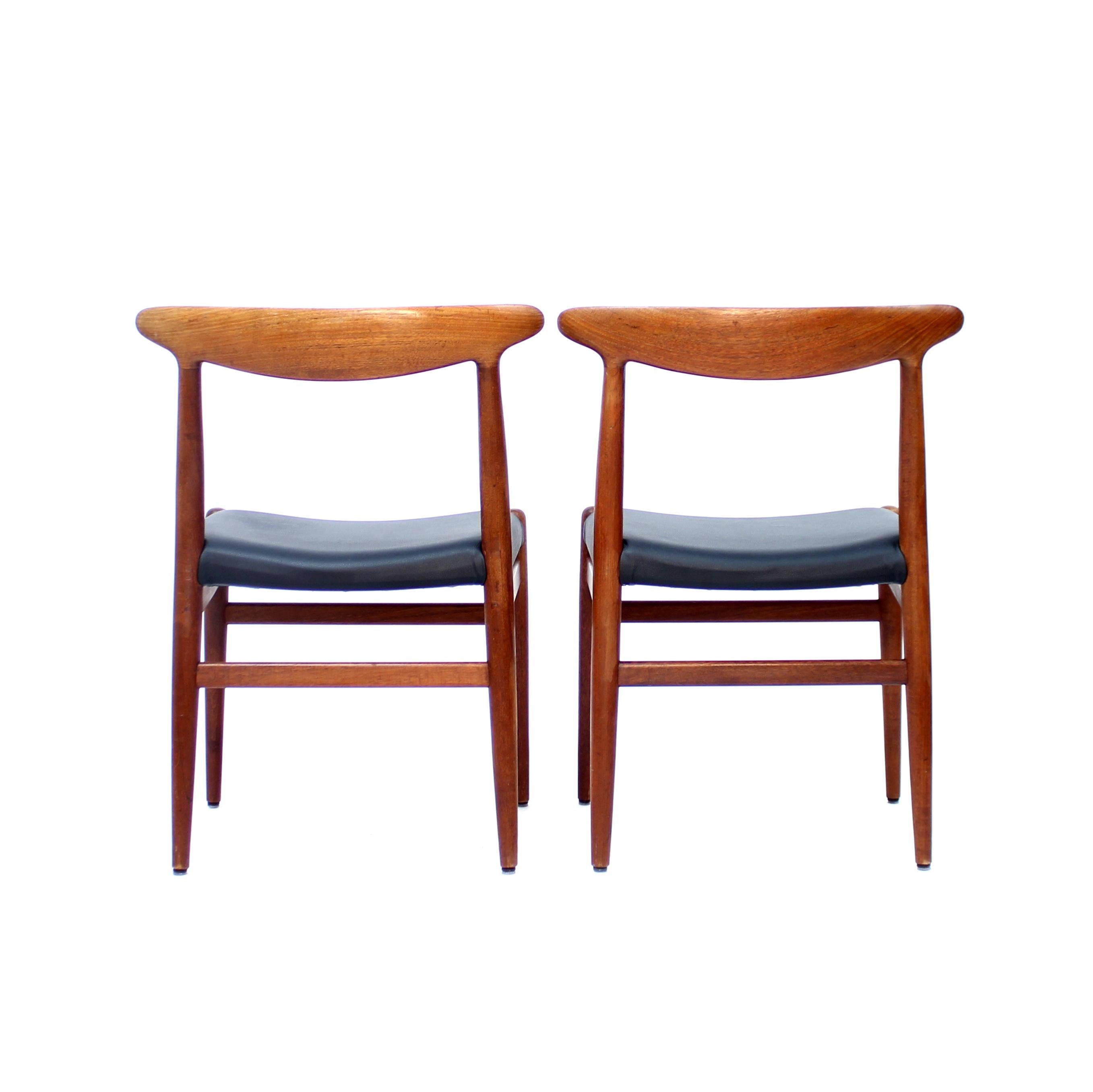 Paire de chaises de salle à manger Hans Wegner en teck et cuir, modèle W2 pour C.M. Madsen, 1 en vente 1