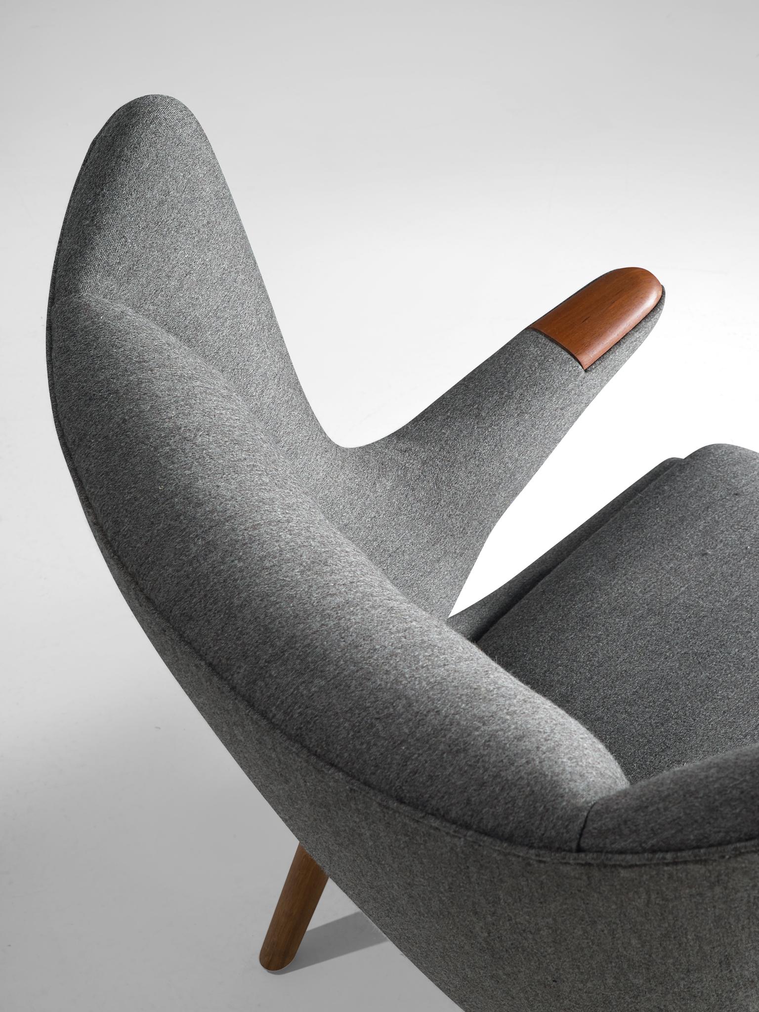 Hans Wegner Papa Bear Chair in Grey Upholstery In Good Condition In Waalwijk, NL