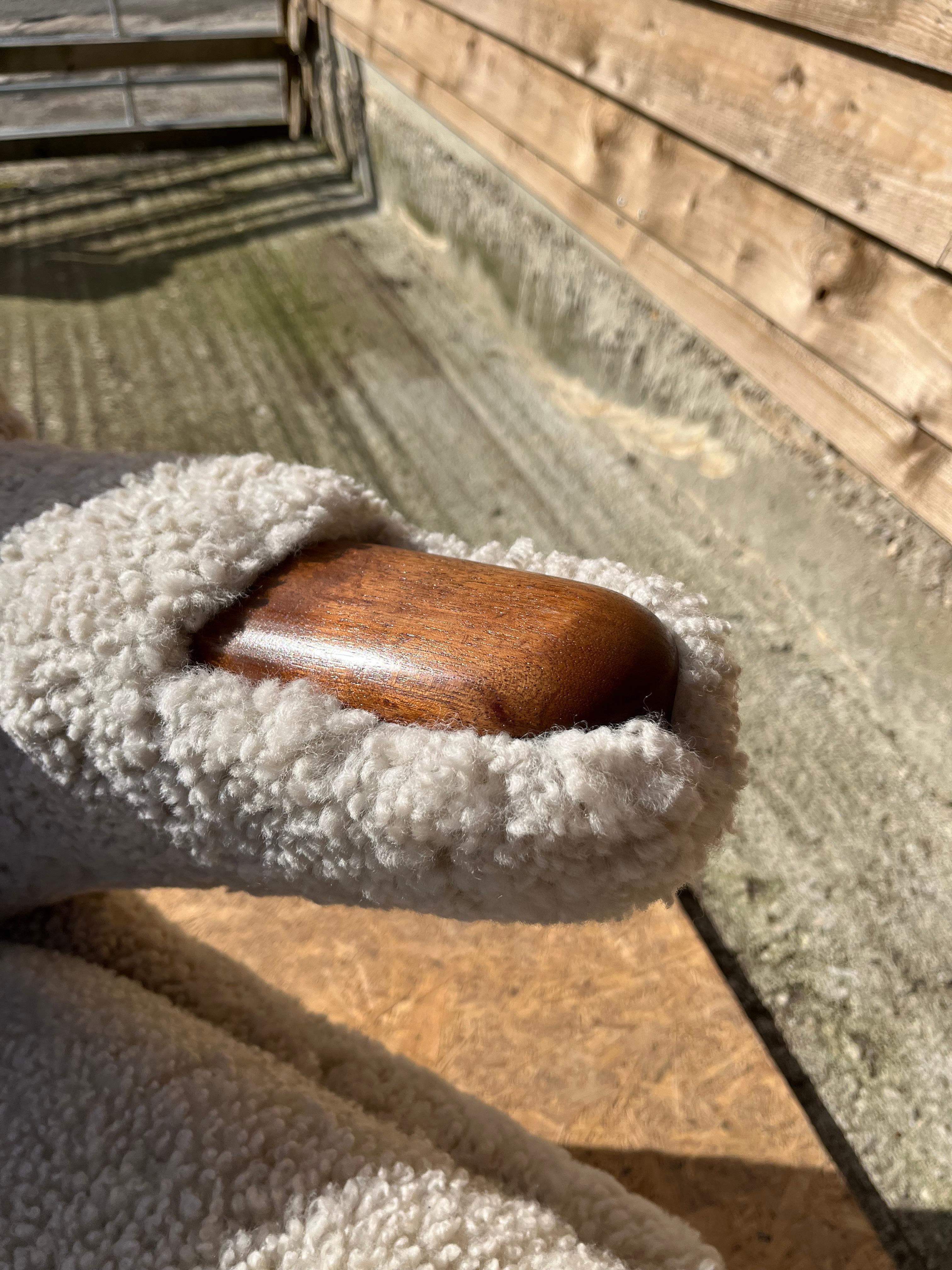 Hans Wegner Papa Bear Chair in Lambs Wool Hide  In Excellent Condition For Sale In London, GB