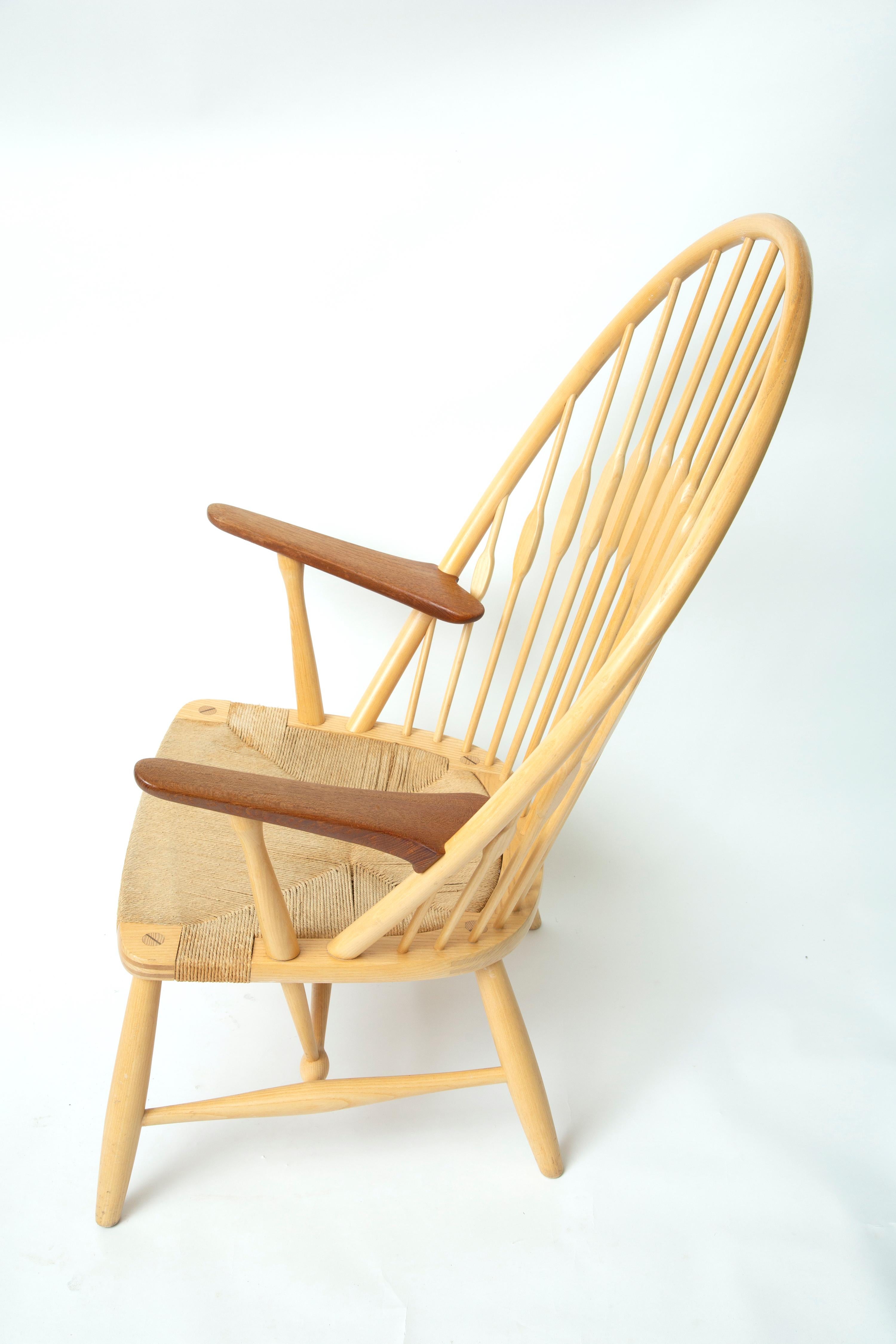 Danois Hans Wegner fauteuils paon en vente