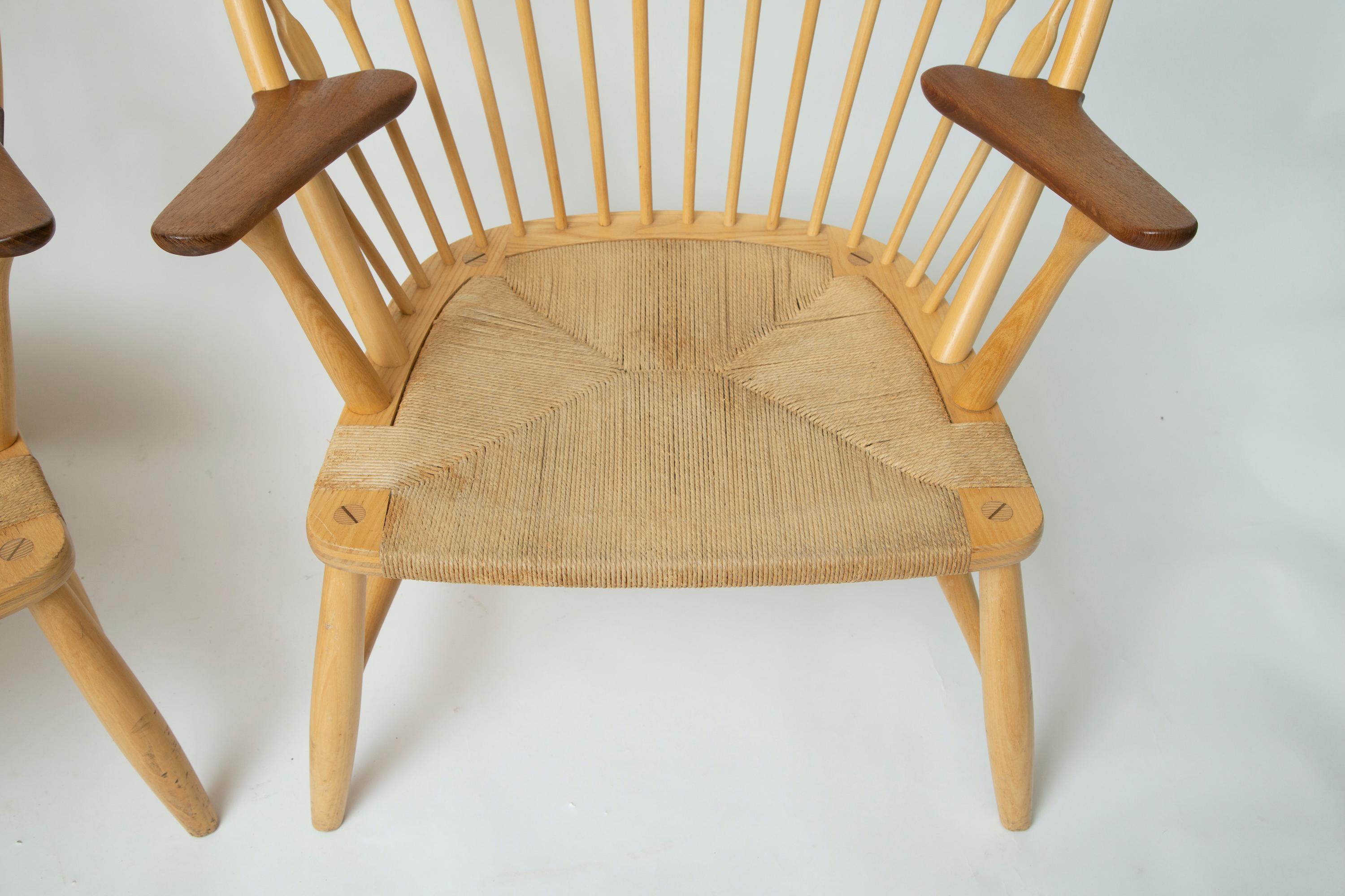 Un bel ensemble de chaises.
Achetés ensemble chez Knoll dans les années 1960.
Signature de la marque.