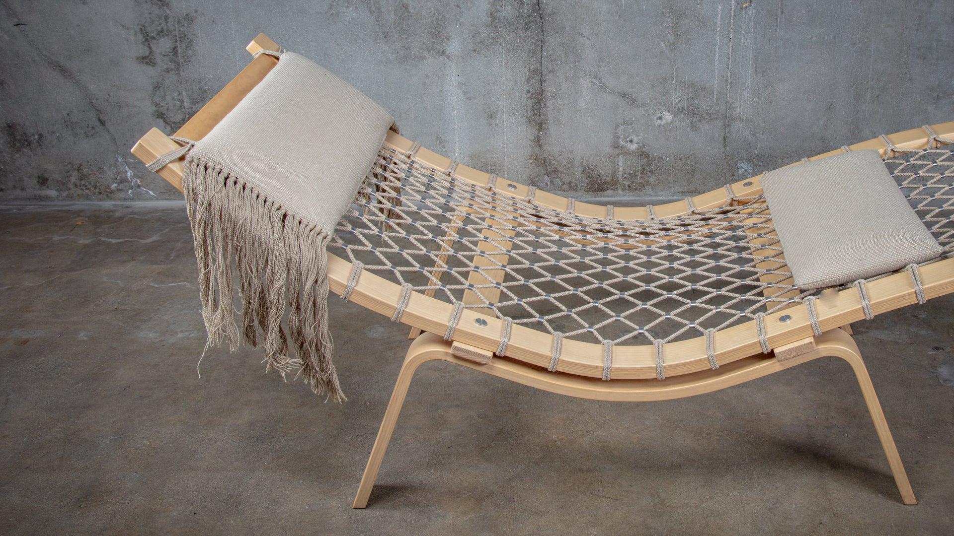 Hans Wegner PP135 Model Hammock Lounge Chair In Fair Condition In Los Angeles, CA