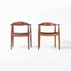 Hans Wegner JH503 "The Round Chair" in Teak & Black Leather