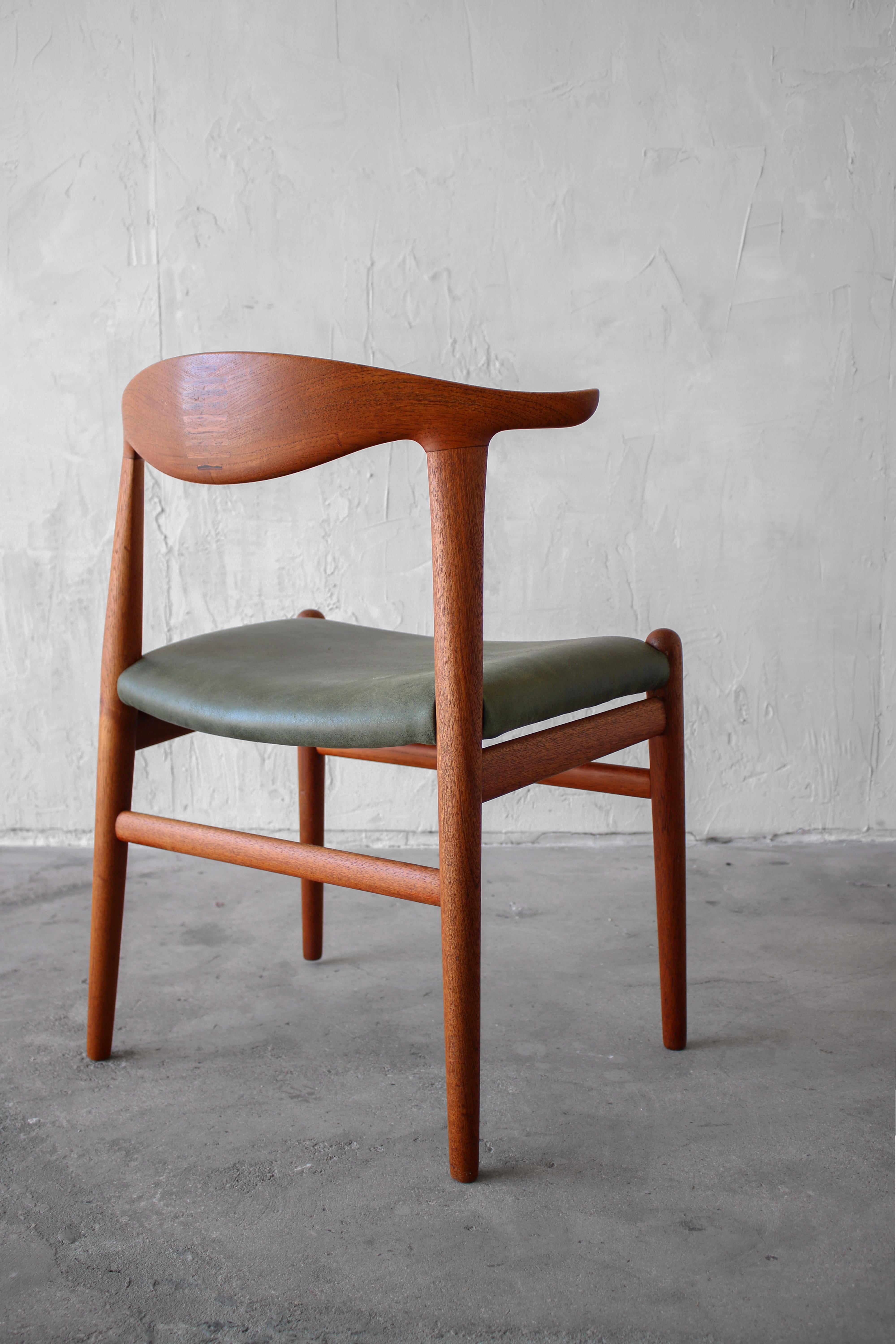 Mid-Century Modern Hans Wegner PP505 Cow Horn Chair