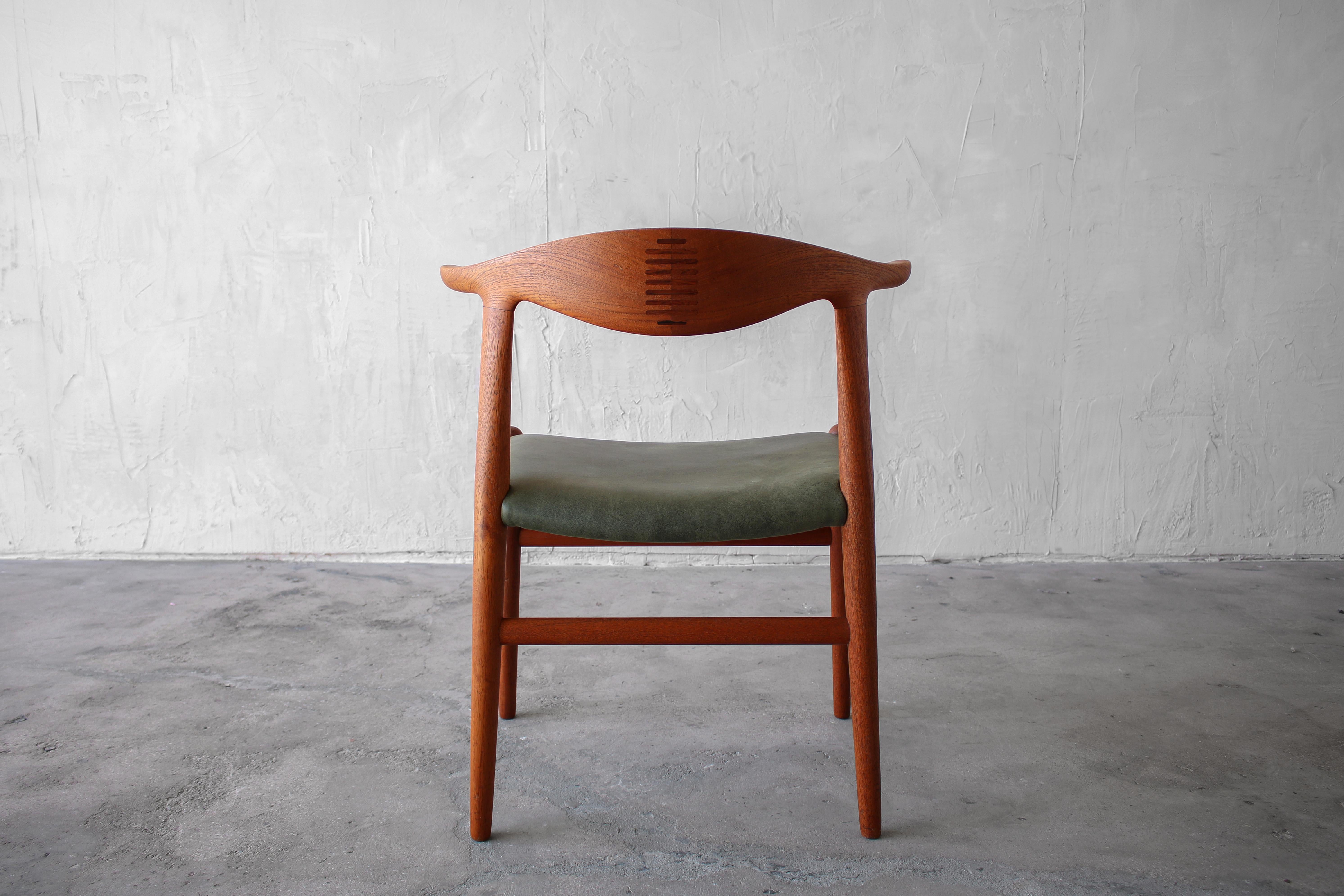 Hans Wegner PP505 Cow Horn Chair In Excellent Condition In Las Vegas, NV