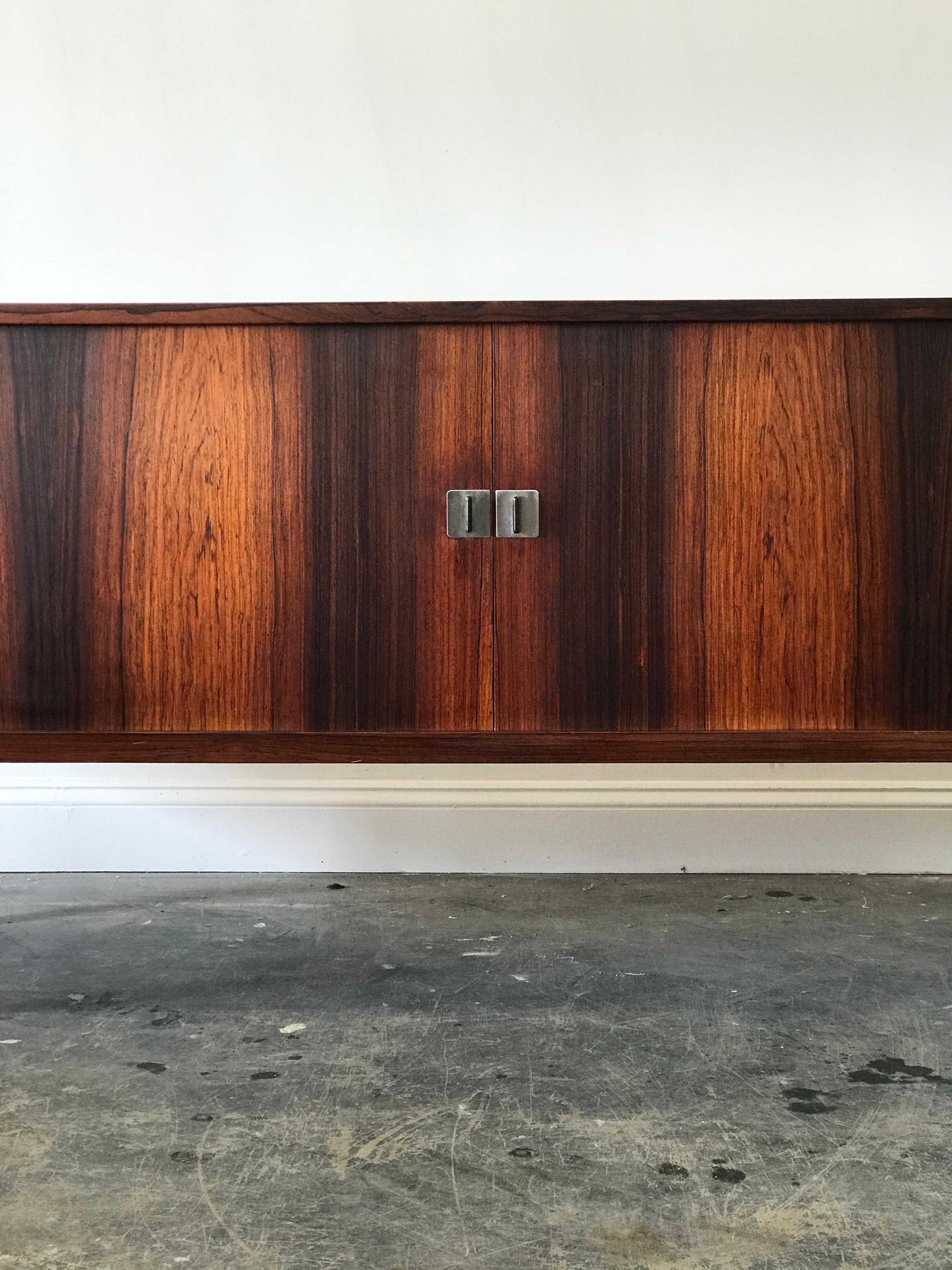 Mid-Century Modern Hans Wegner “President” Sidebaord in Rosewood, Model RY 25