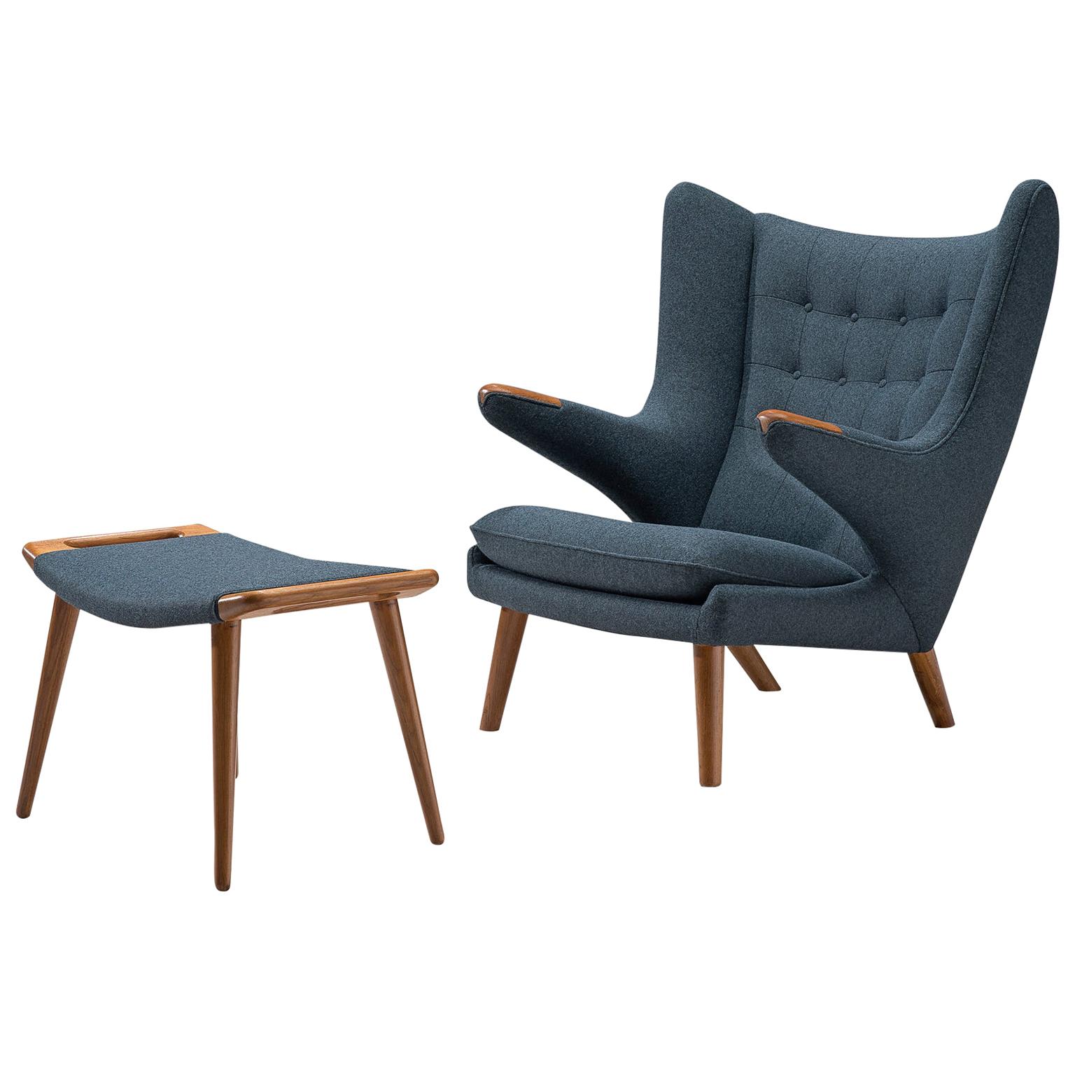 Hans Wegner chaise Papa Bear retapissée avec pouf