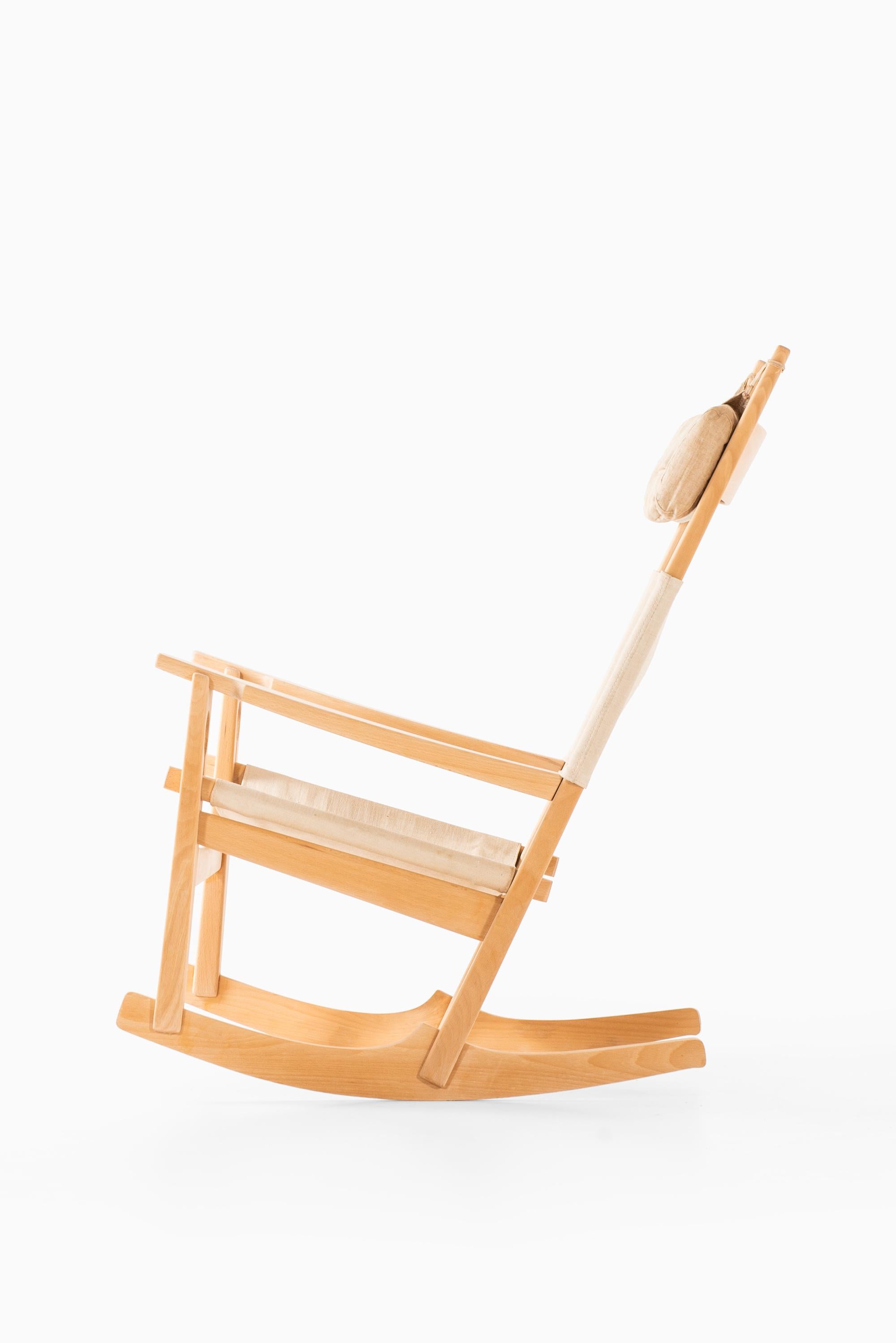 Canvas Hans Wegner Rocking Chair Model GE-273 Produced by GETAMA in Denmark For Sale