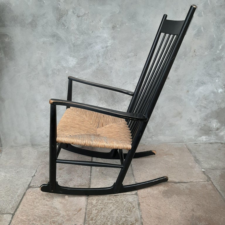 Hans Wegner Rocking Chair Model J16 in Painted Beech with Woven Paper Cord  Seat For Sale at 1stDibs