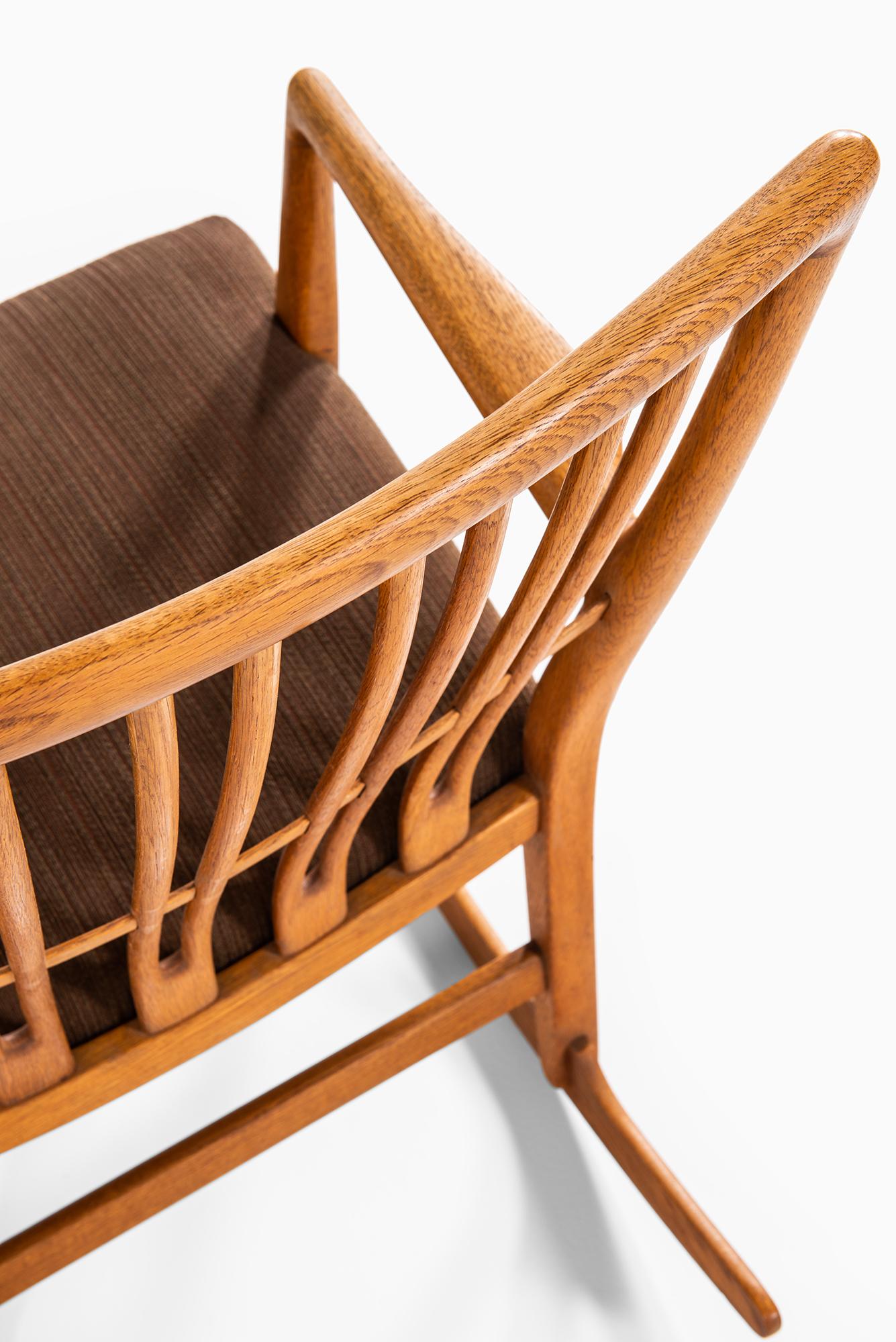 Hans Wegner Rocking Chair Model ML-33 by Mikael Laursen in Denmark 4