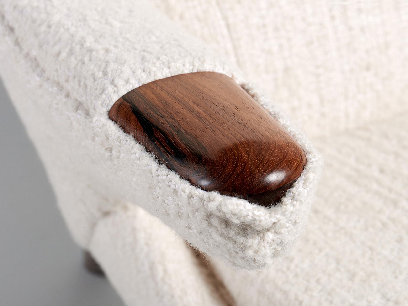 Hans Wegner Rosewood Papa Bear Chair in Off-White Fabric For Sale 4