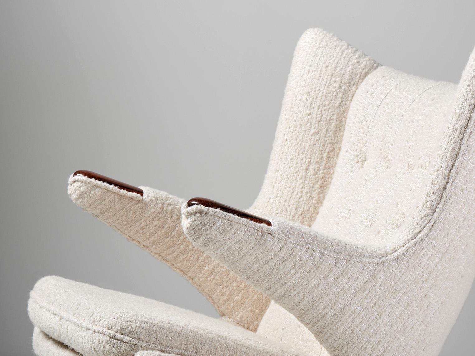 Hans Wegner Rosewood Papa Bear Chair in Off-White Fabric For Sale 3