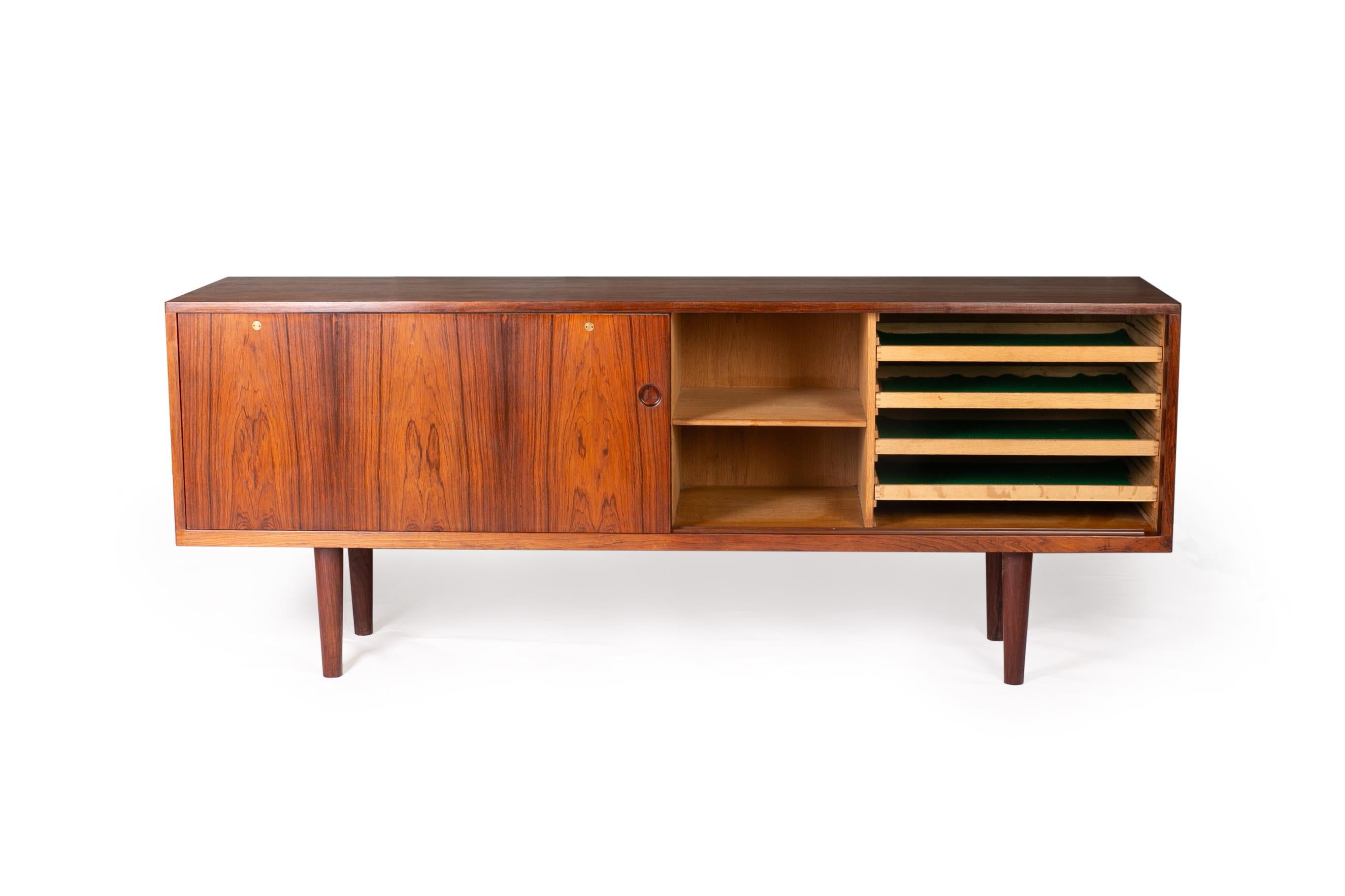 Hans Wegner Danish Mid Century Rosewood Sideboard For Sale 5