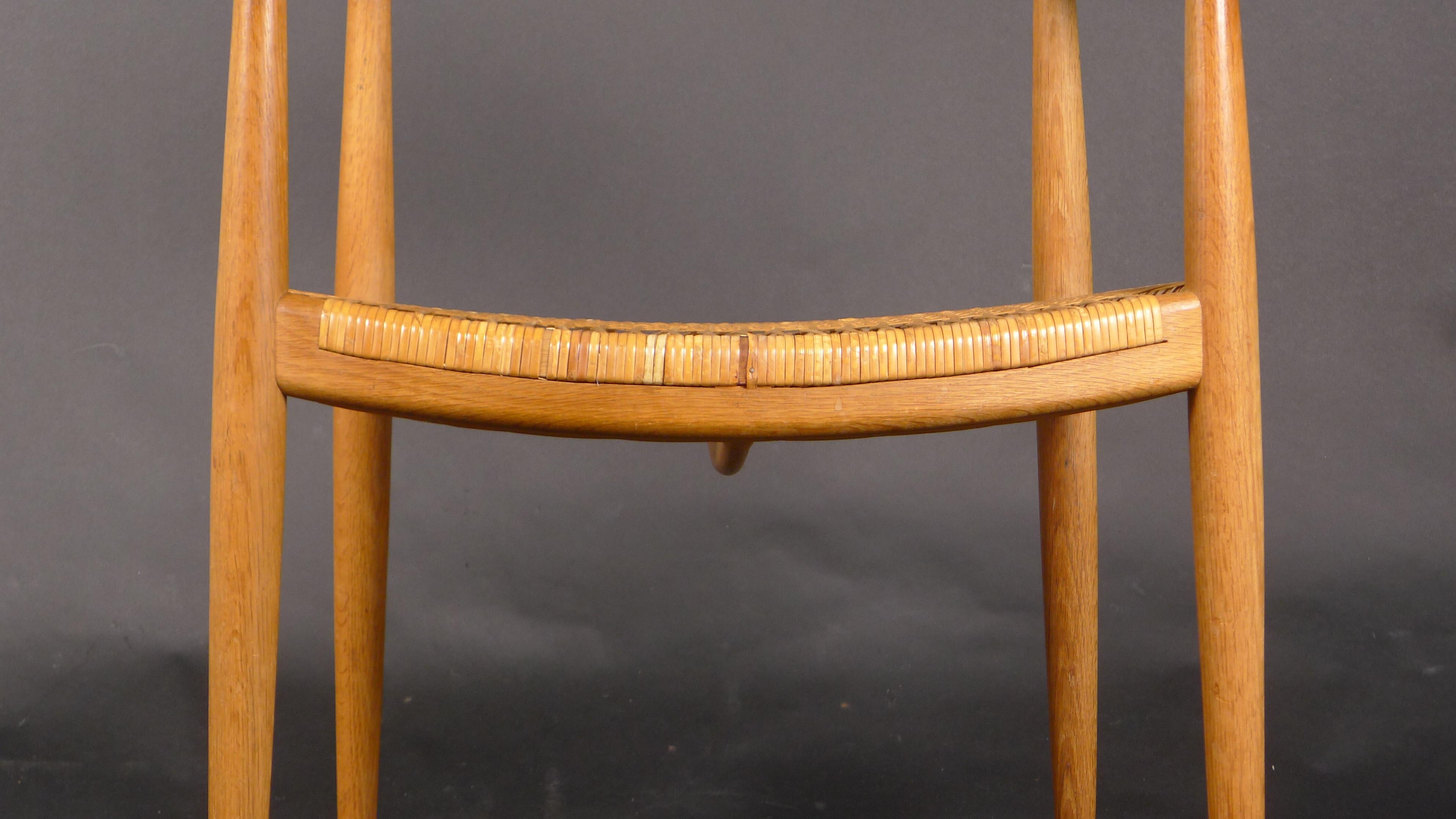 Danois Hans Wegner, Chaise ronde JH501, chêne et rotin, fabriqué par Johannes Hansen en vente