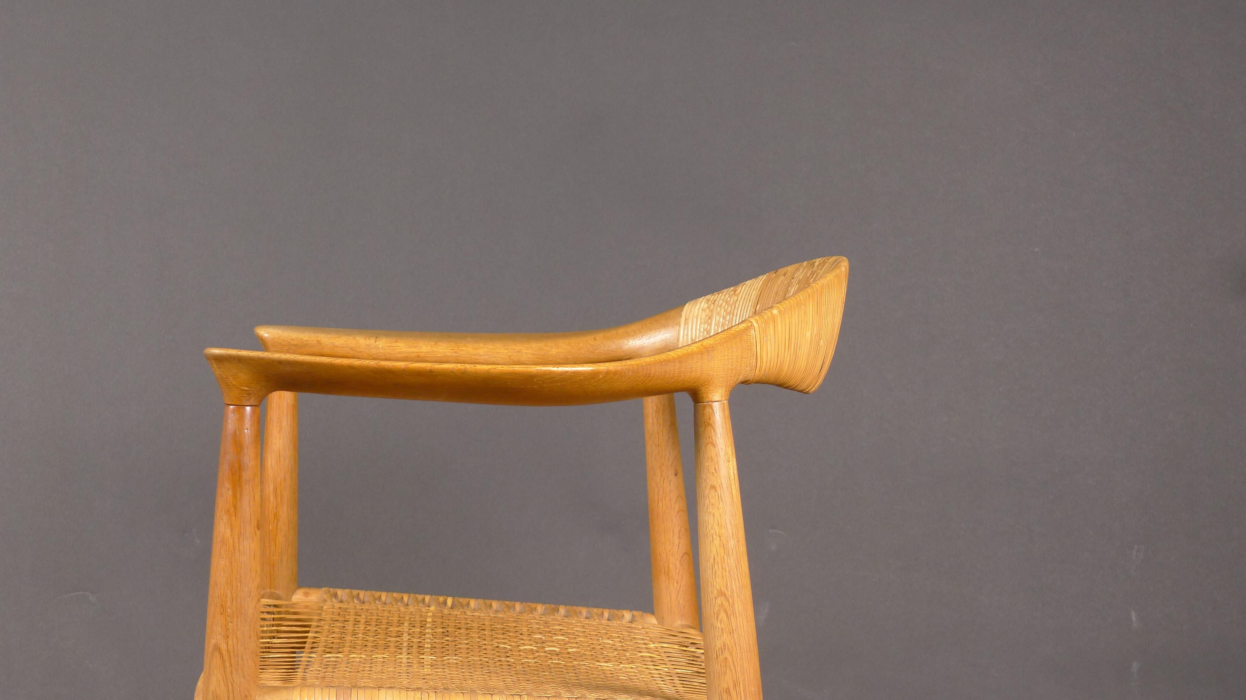 Hans Wegner, Round Chair JH501, oak and cane, made by Johannes Hansen In Good Condition For Sale In Wargrave, Berkshire