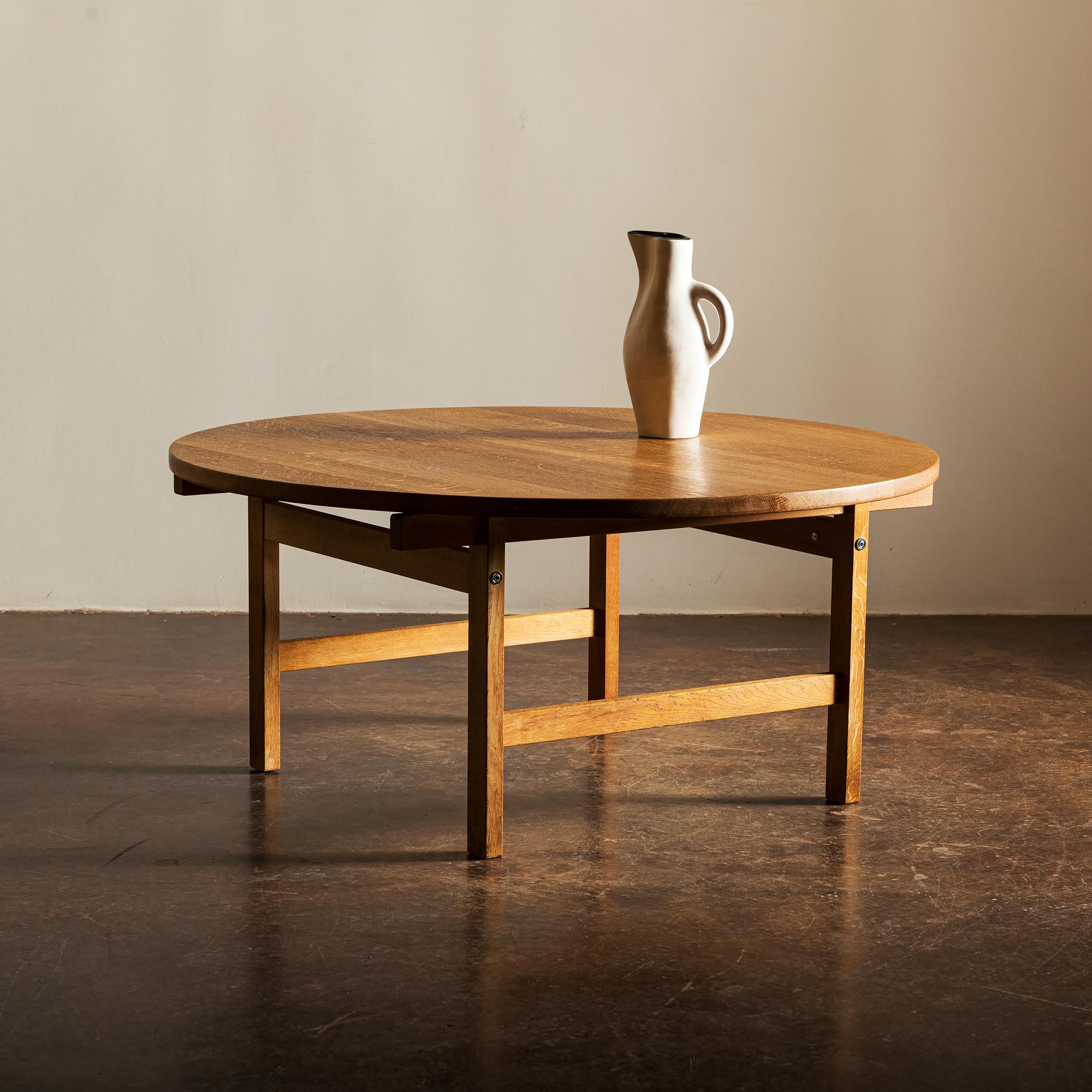 Hans Wegner Round Oak Coffee Table for Andreas Tuck, Denmark, 1960s 4