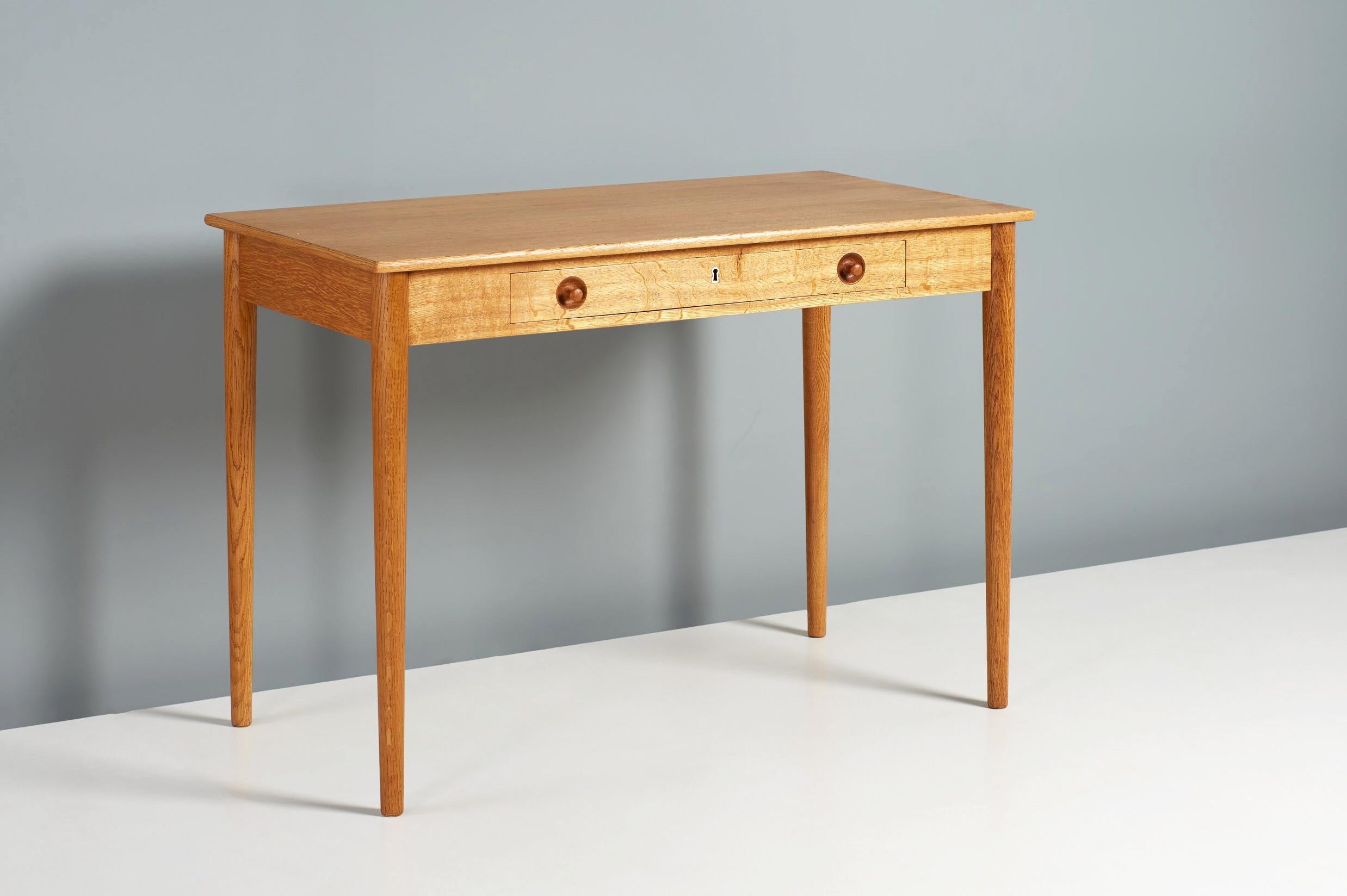 Scandinavian Modern Hans Wegner RY-32 Desk, 1960 For Sale