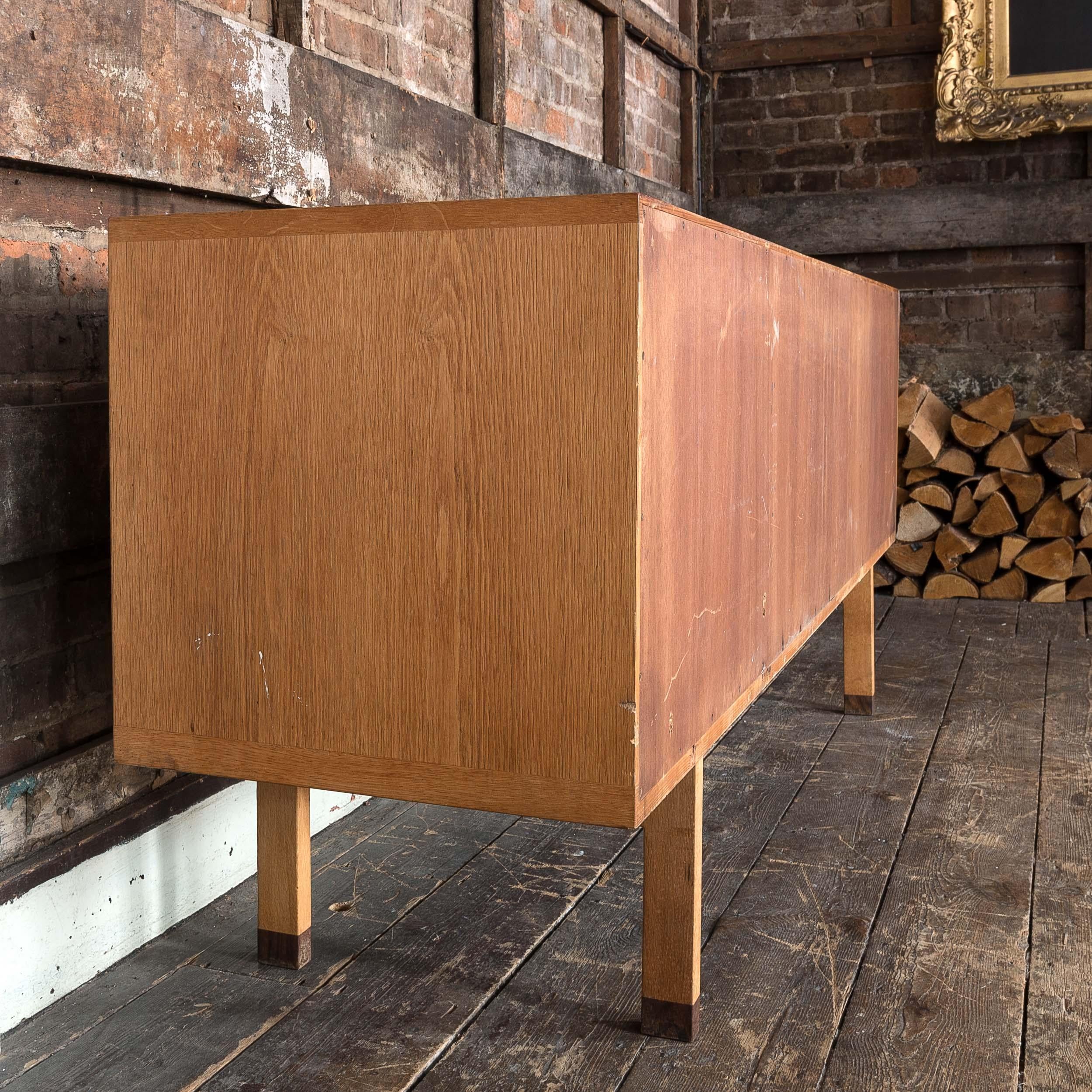 Hans Wegner RY26 Sideboard by RY Møbler For Sale 3