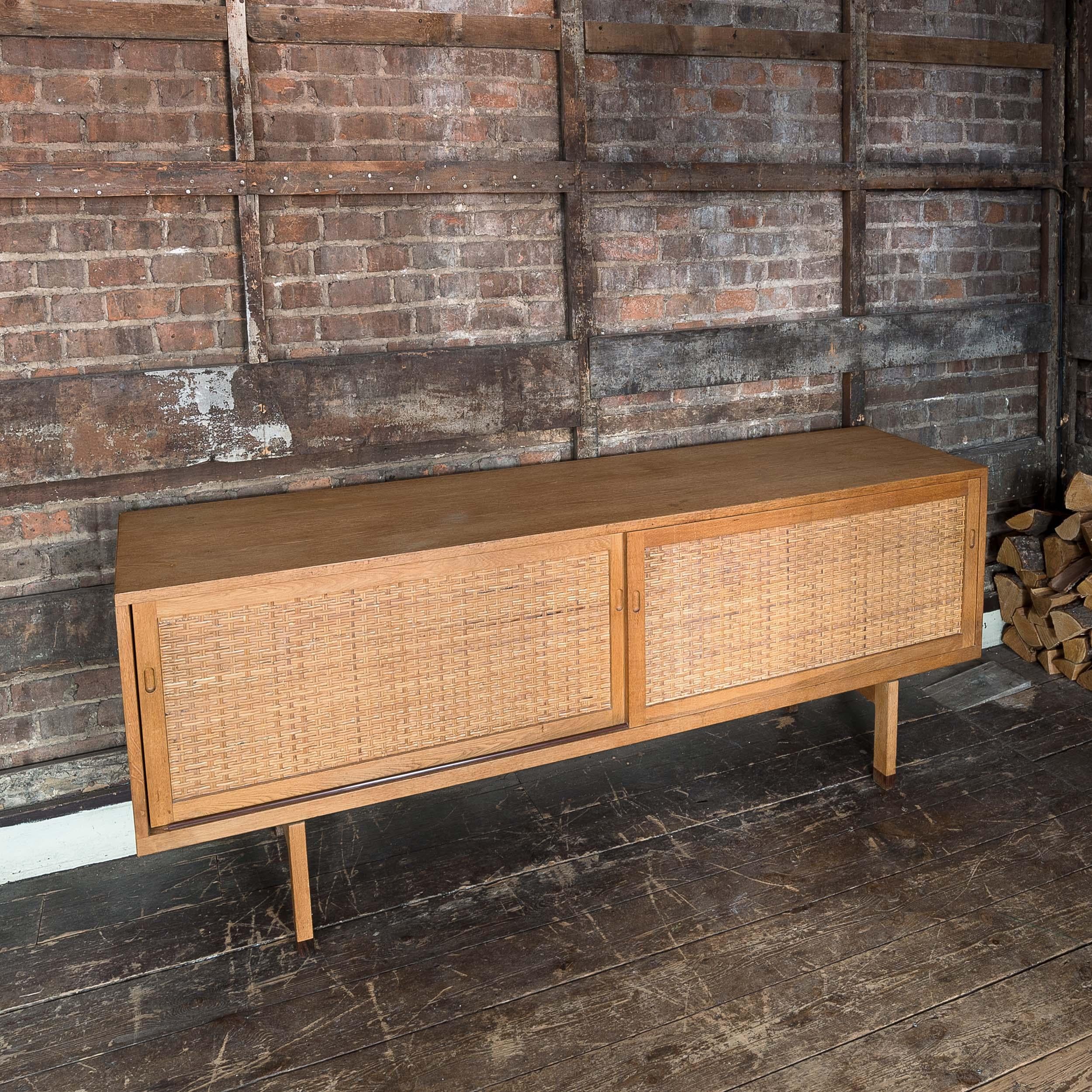 Hans Wegner RY26 Sideboard by RY Møbler For Sale 11