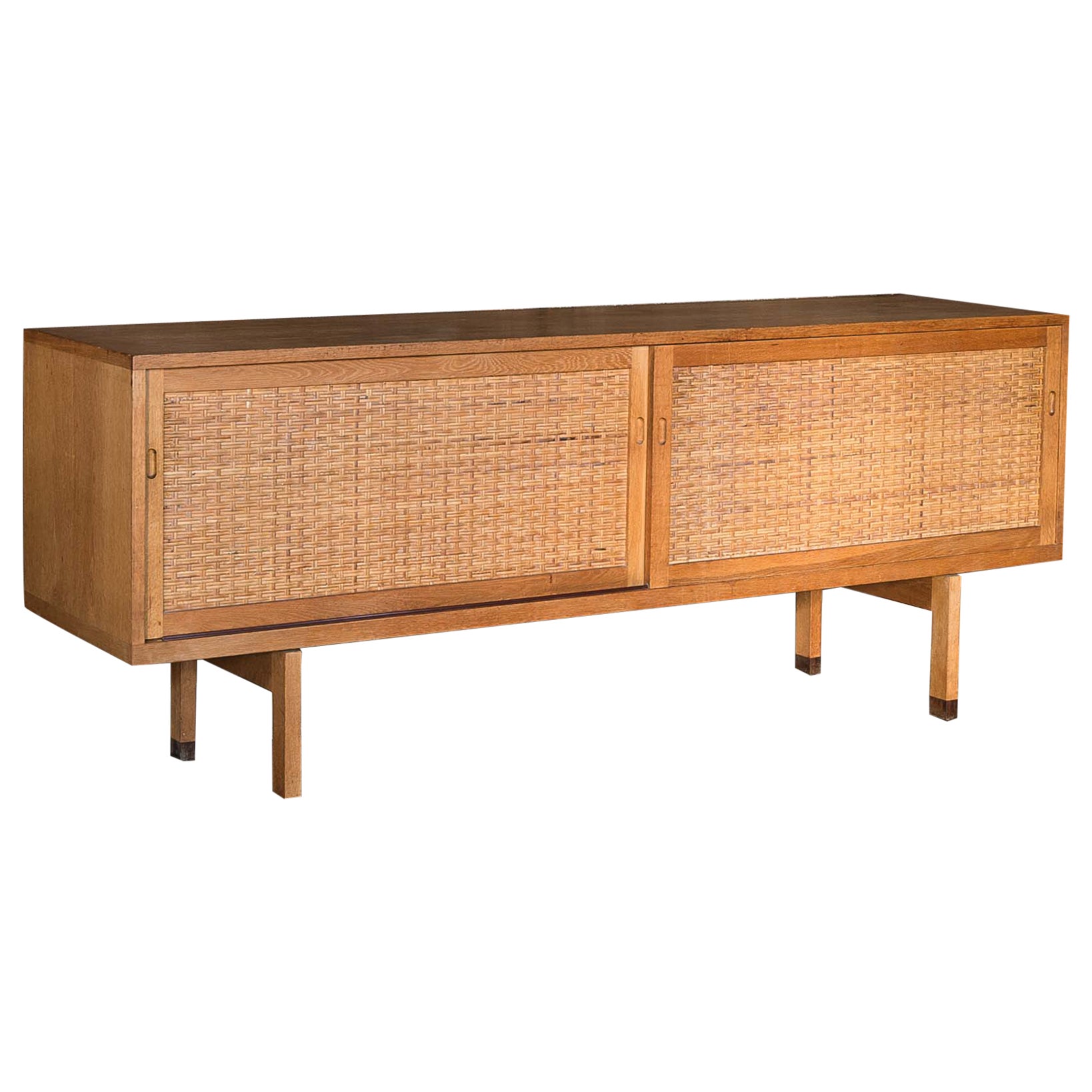 Buffet RY26 de Hans Wegner par Ry Møbler