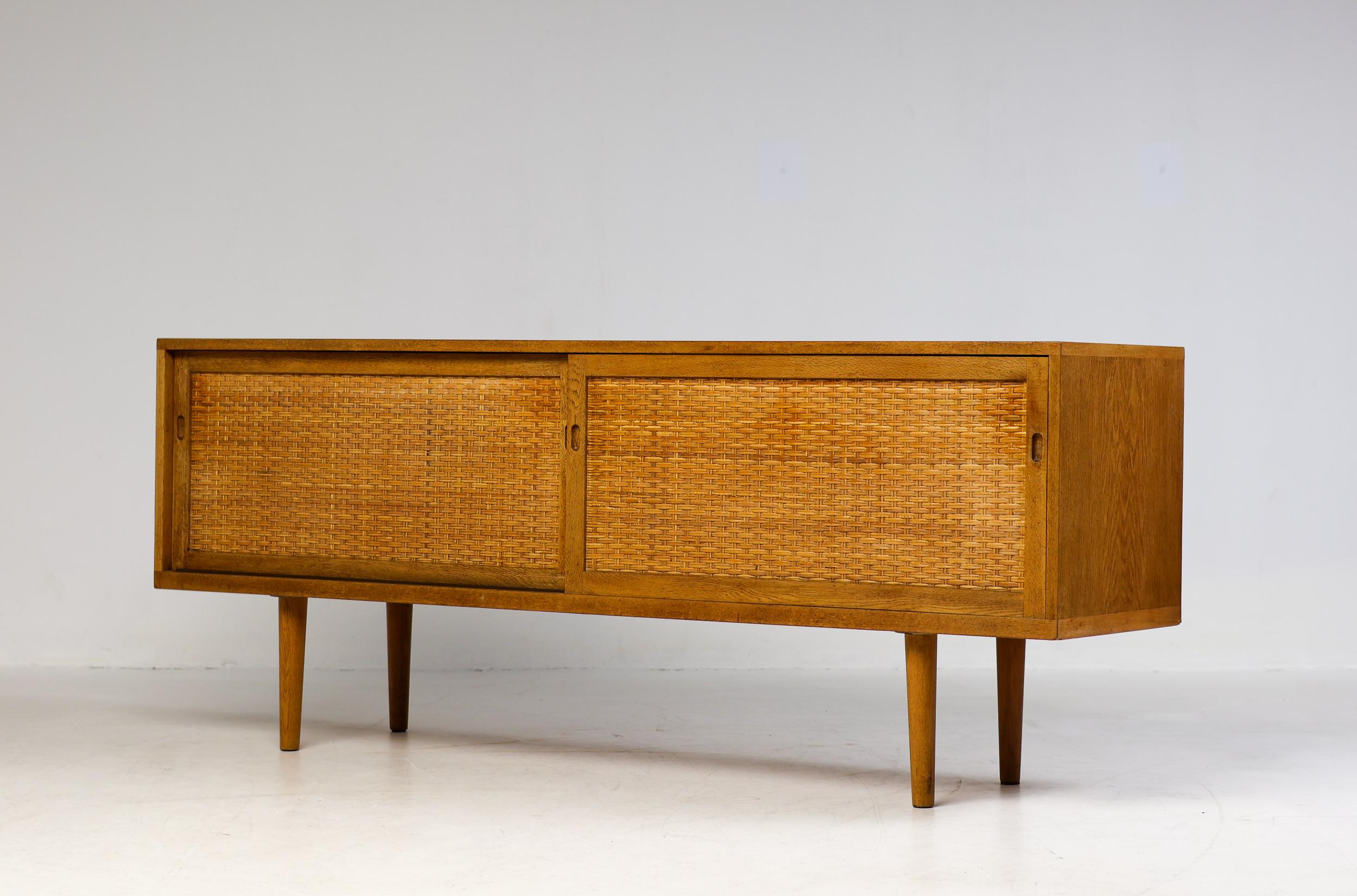 Hans Wegner RY26 Sideboard by RY Møbler