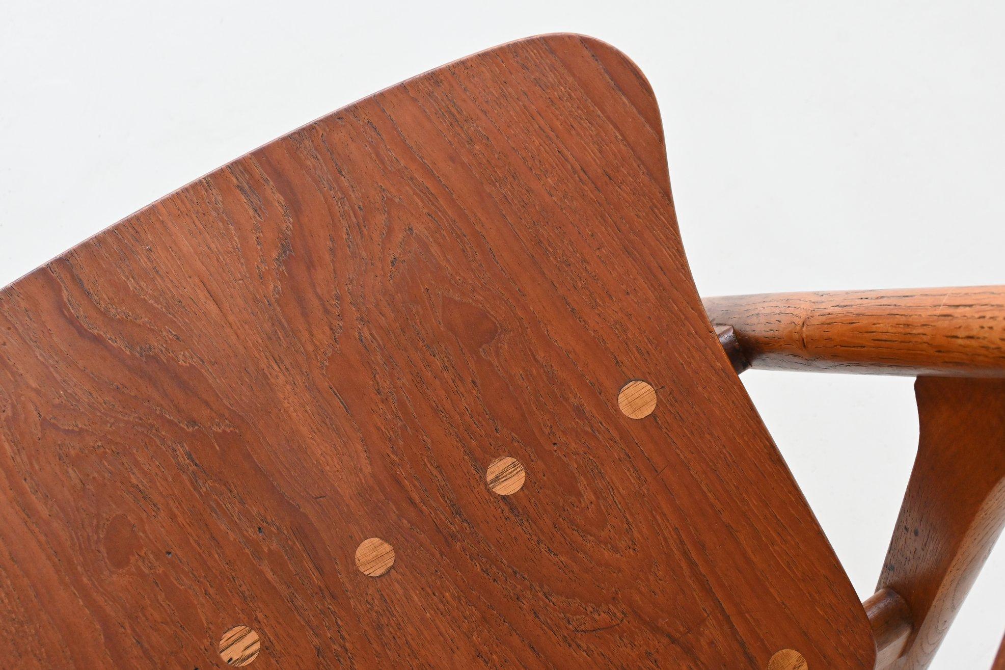 Hans Wegner Sawbuck CH29 dining chairs Carl Hansen & Son Denmark 1952 For Sale 10