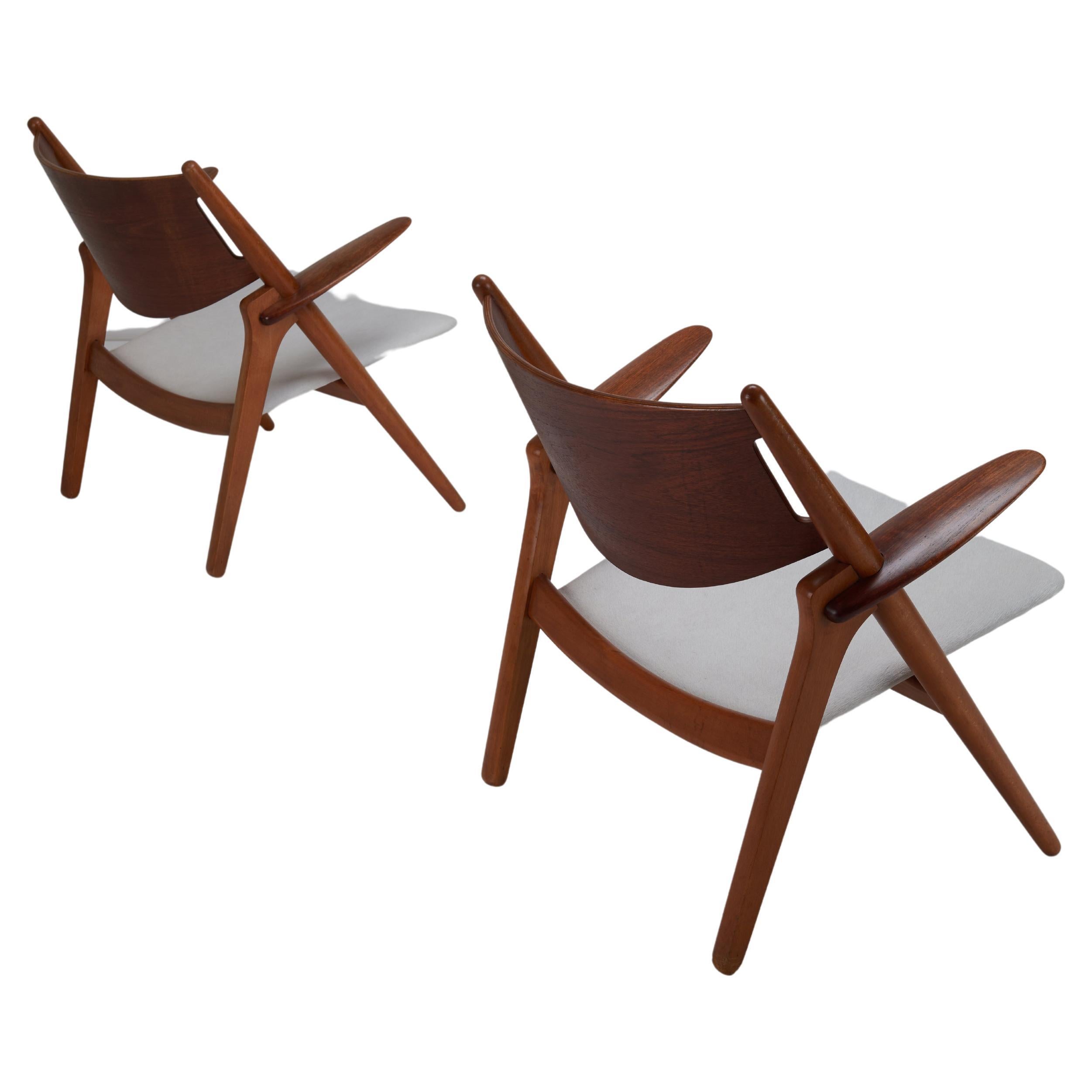 Hans Wegner Sawbuck Lounge Chairs Model CH28 For Sale