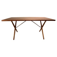 Table Horse AT-303 de Hans Wegner en chêne et teck, design danois