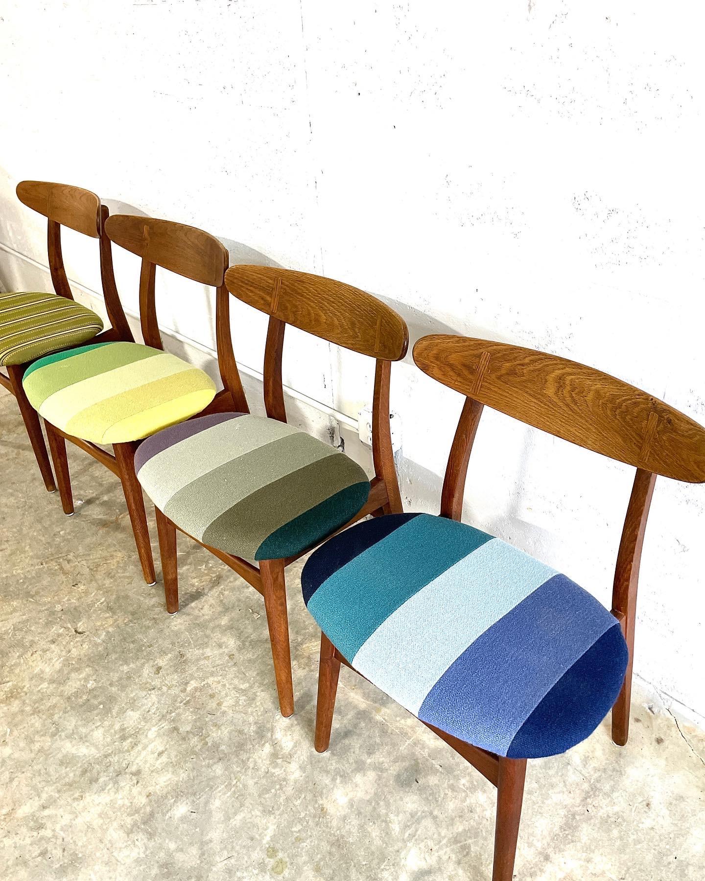 Set di 4 sedie da pranzo CH30 Hans Wegner in Oak, disegnate per Carl Hansen & Son negli anni '50-'60. 