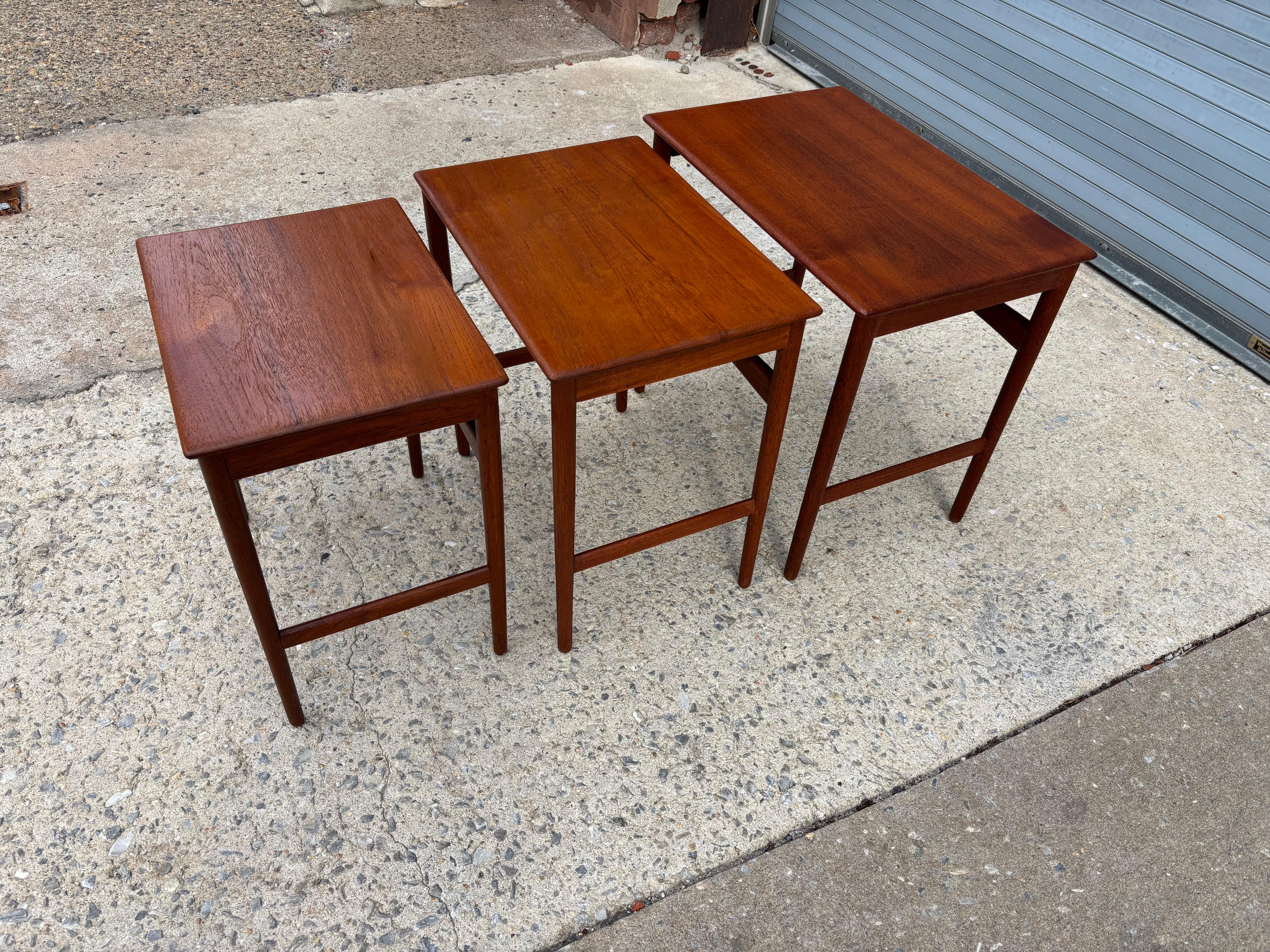 Scandinavian Modern Hans Wegner Set of Teak Nesting Tables for Andreas Tuck For Sale