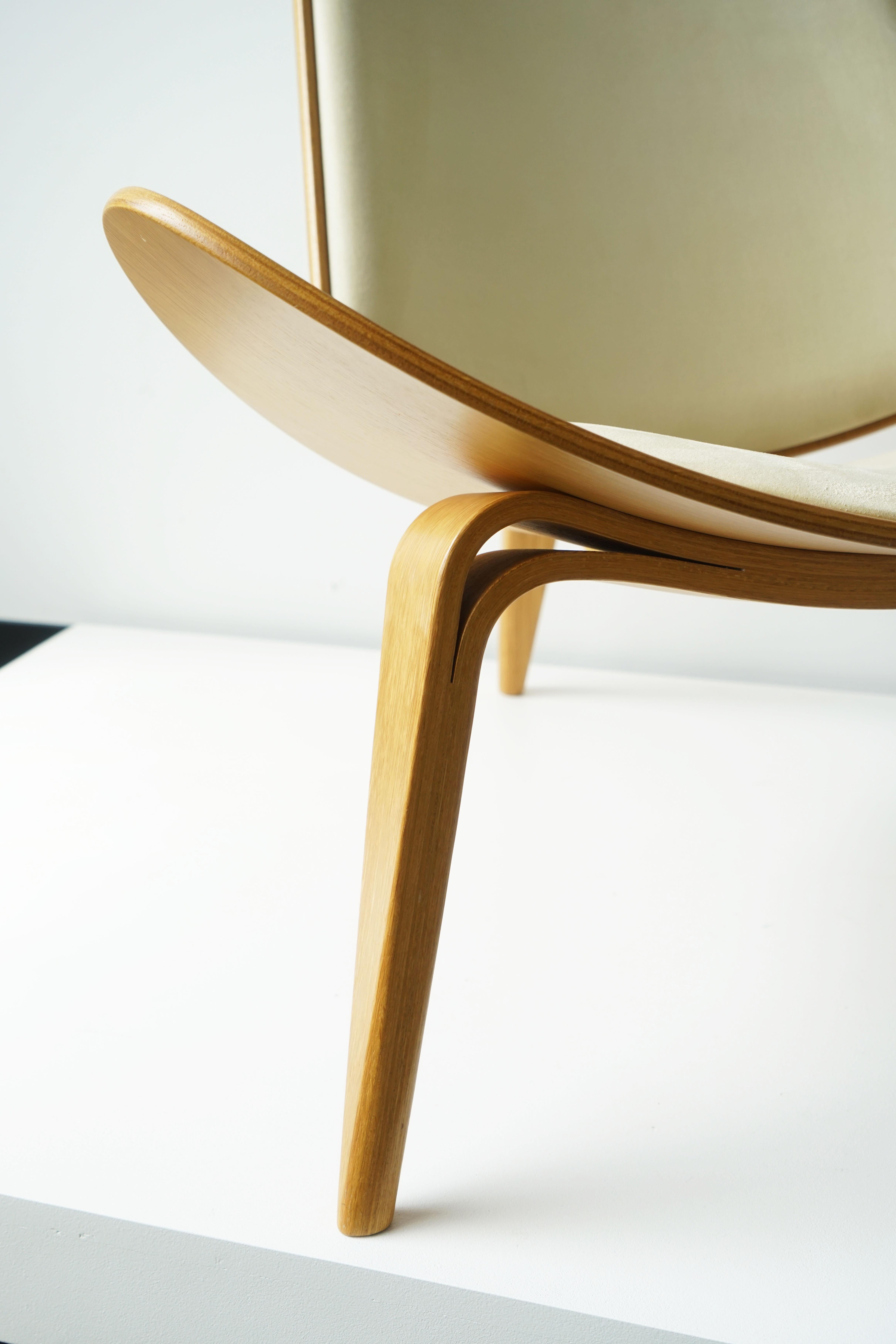 Hans Wegner Shell Chair for Carl Hansen & Son, Ch07 Oak Finish For Sale 3