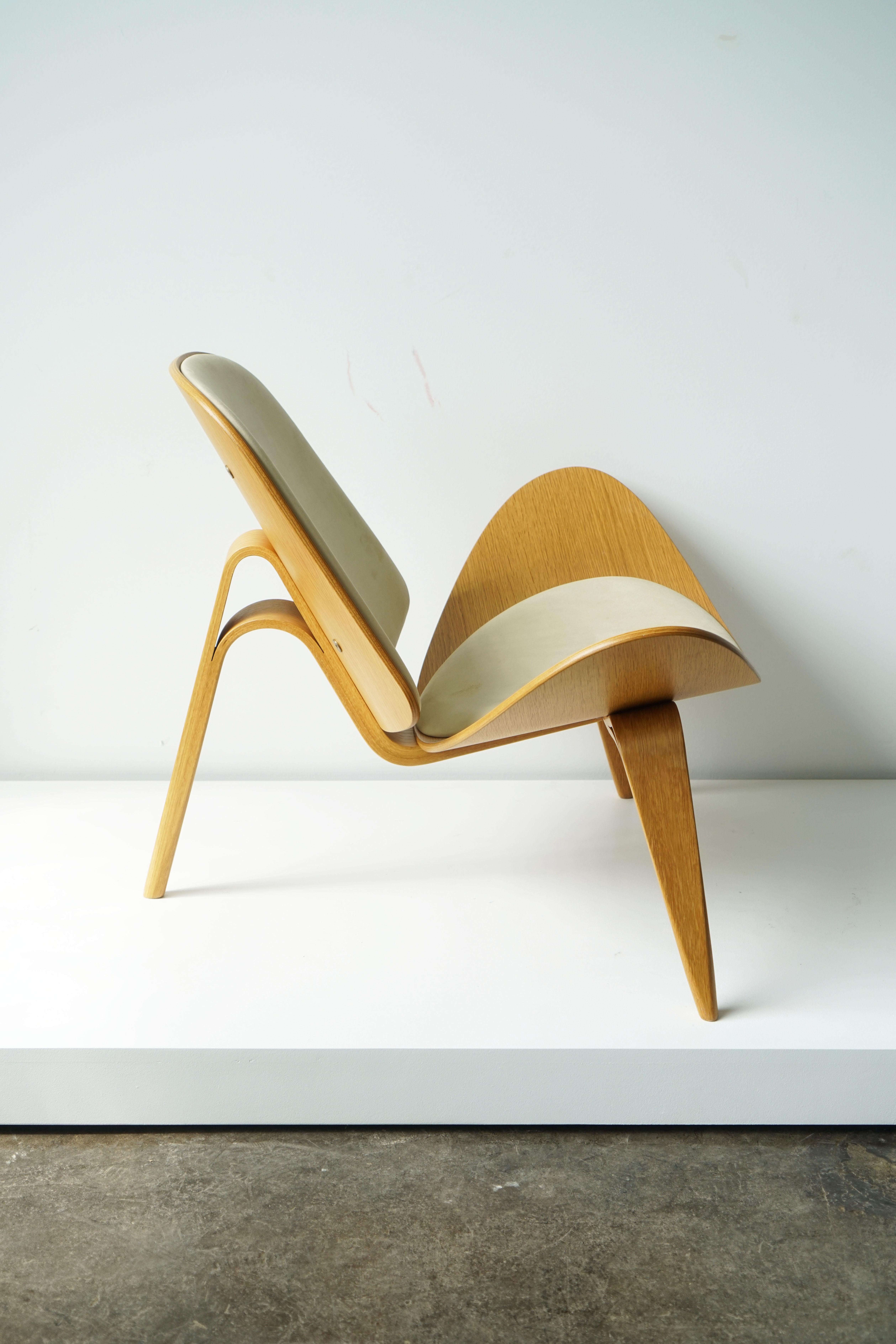 hans wagner shell chair