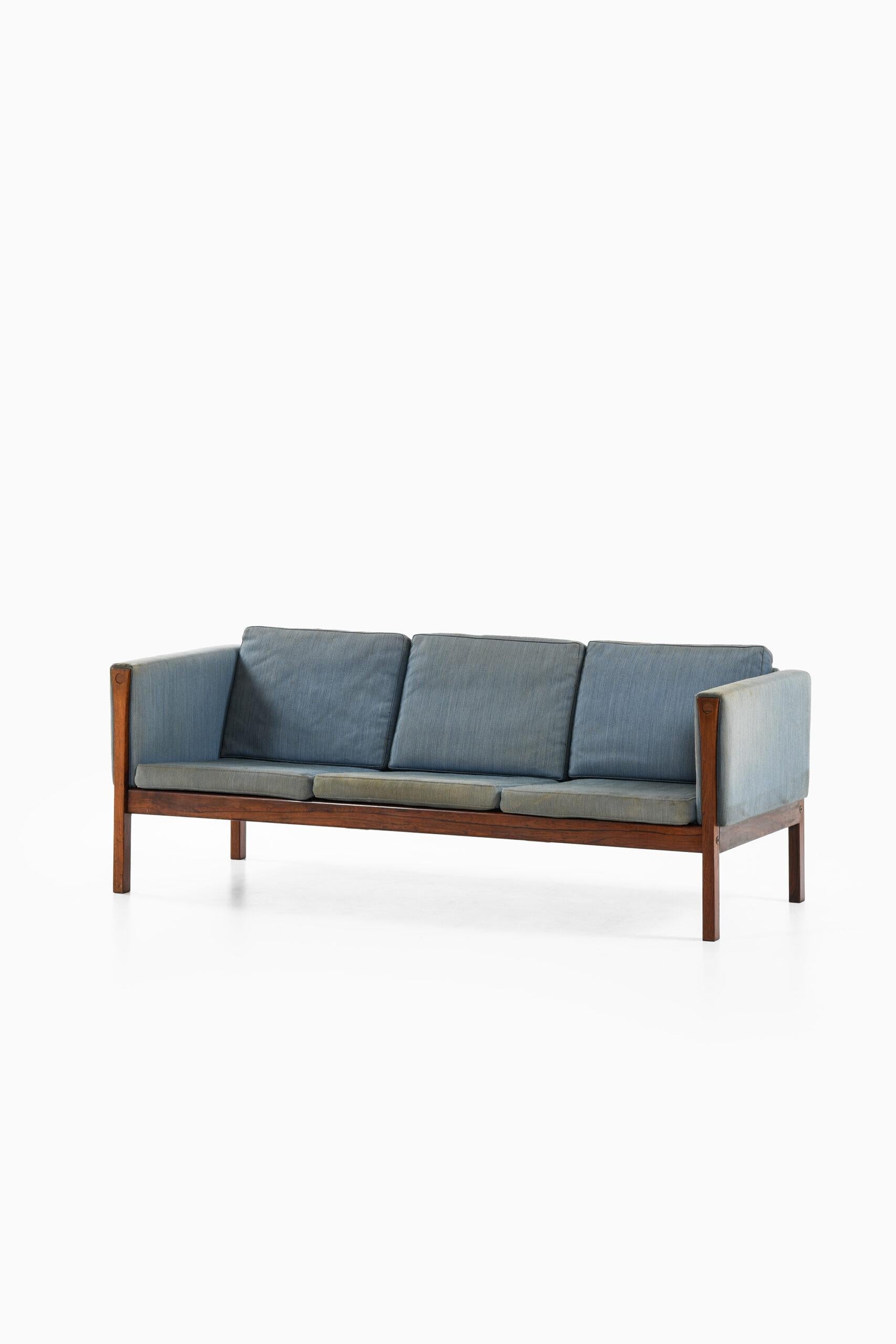 Rare sofa model CH163 designed by Hans Wegner. Produced by Carl Hansen & Son in Denmark.